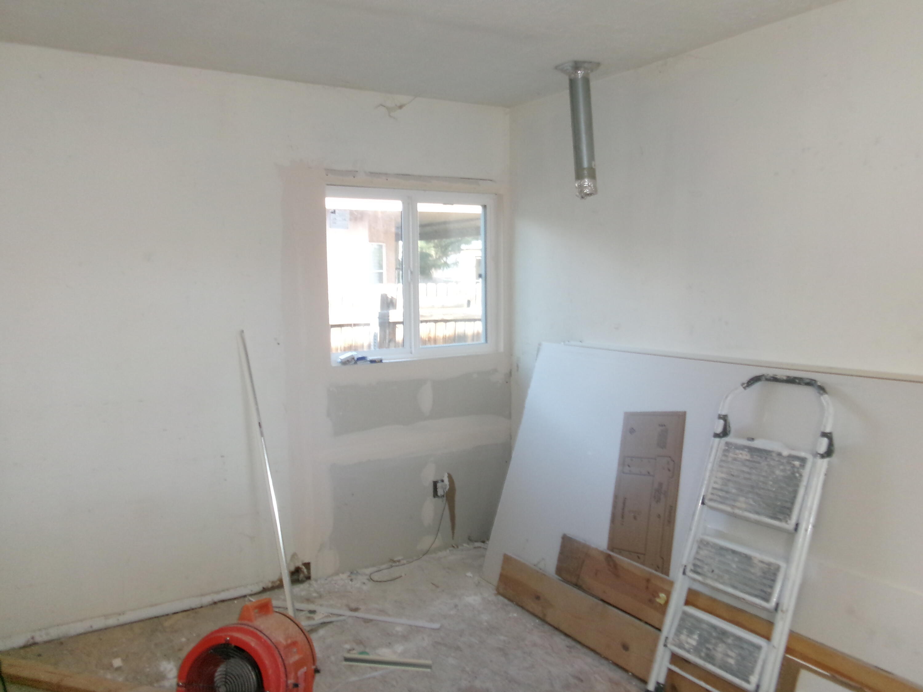 Photo 16 — 4011 Broadview Place NW