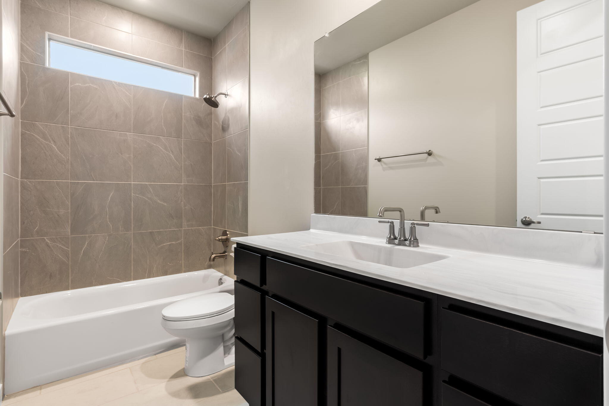 Photo 18 — 7241 Loire Drive NE