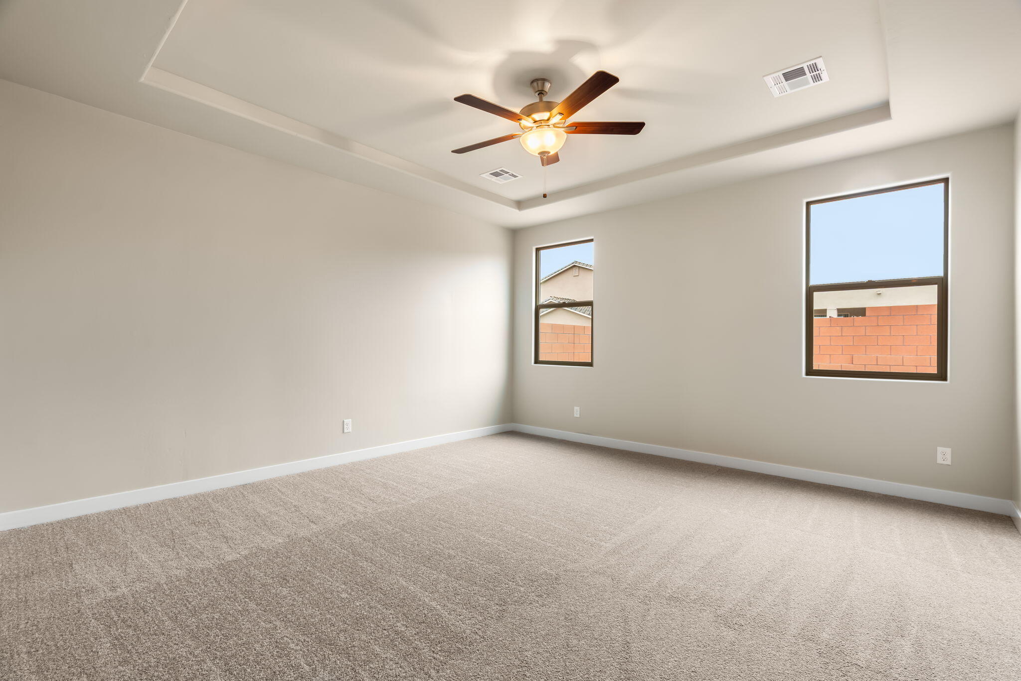 Photo 17 — 7241 Loire Drive NE