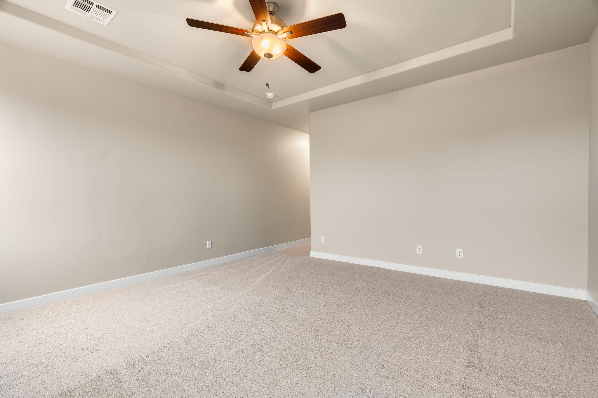 Photo 15 — 7241 Loire Drive NE