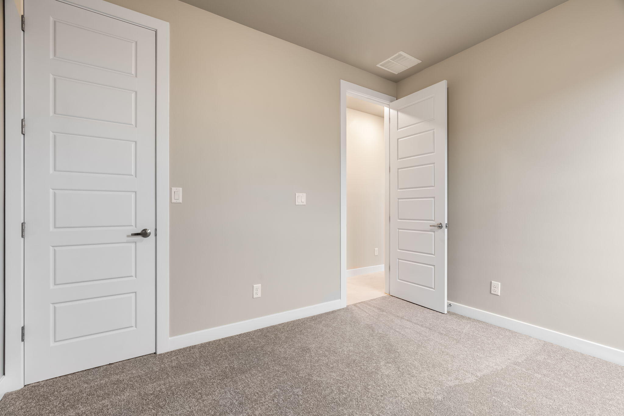 Photo 10 — 7241 Loire Drive NE