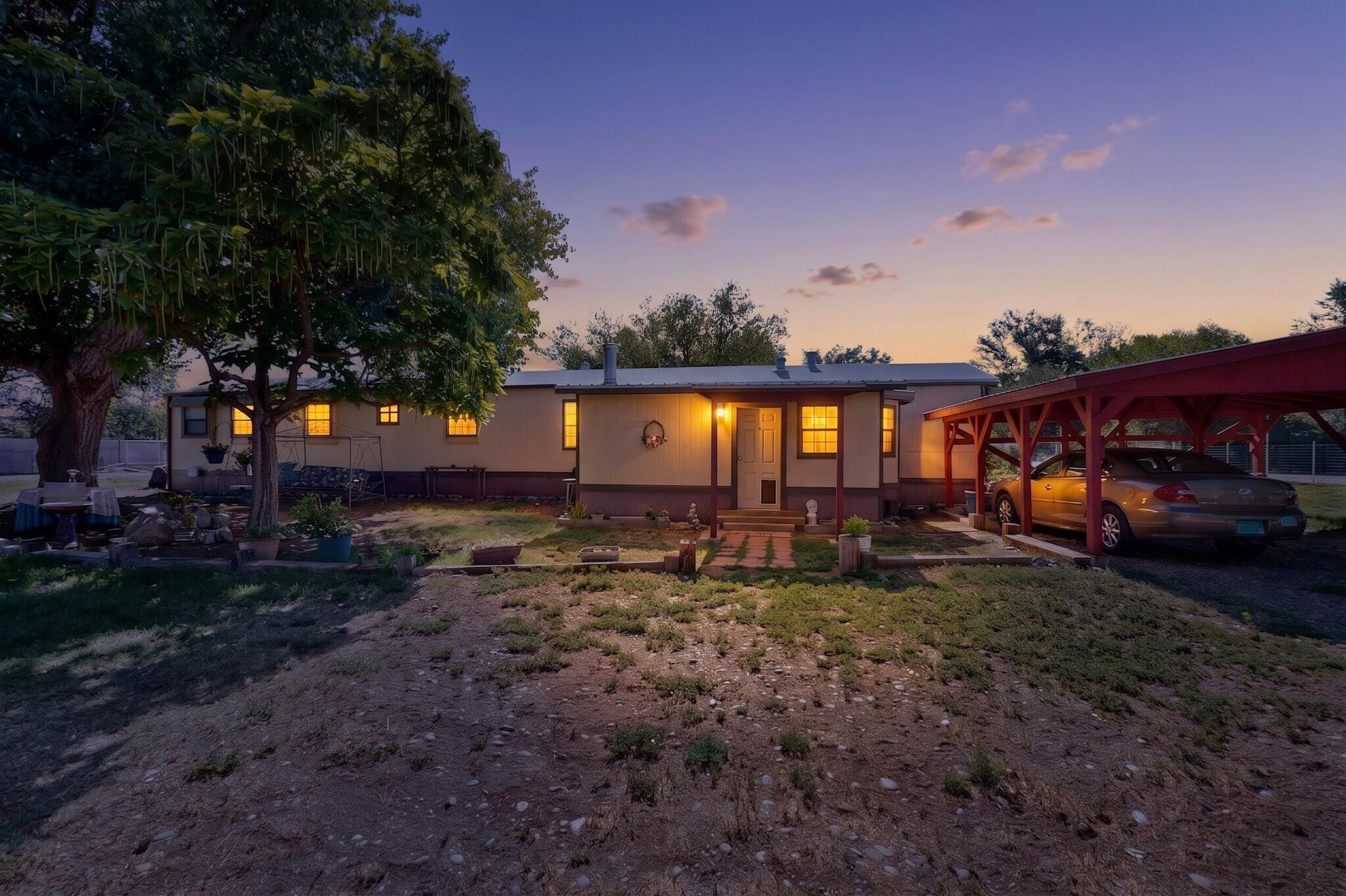 29 Entrada Aragon Road, Los Lunas, NM 87031