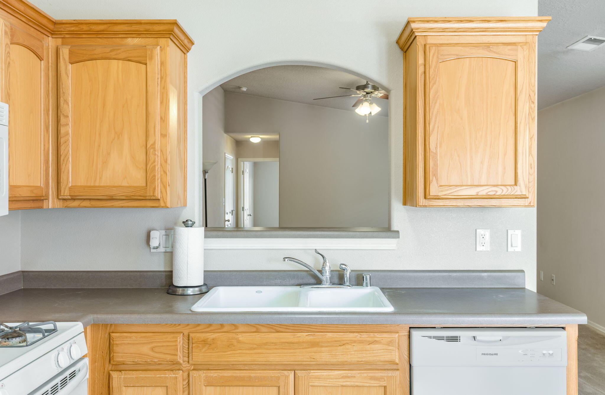 Photo 6 — 806 Vargas Drive