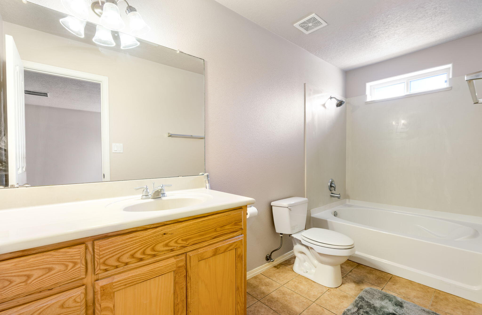 Photo 9 — 806 Vargas Drive
