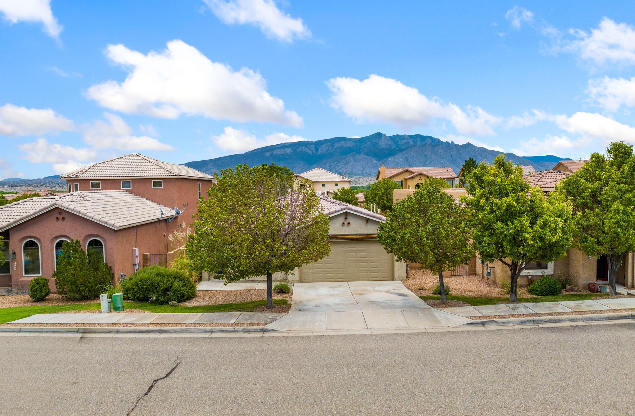 Photo 18 — 806 Vargas Drive
