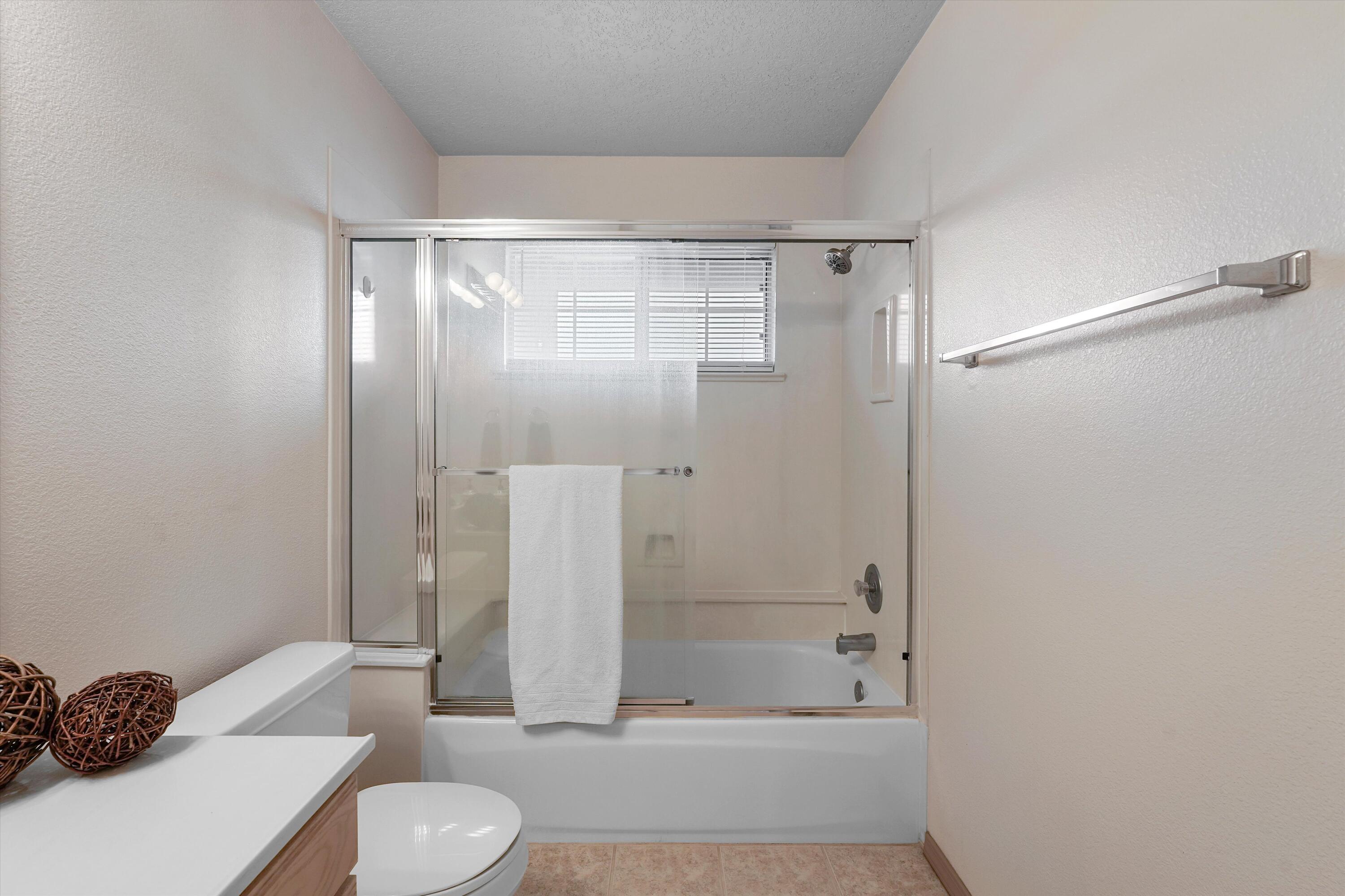 Photo 20 — 7220 Gallinas Avenue NE