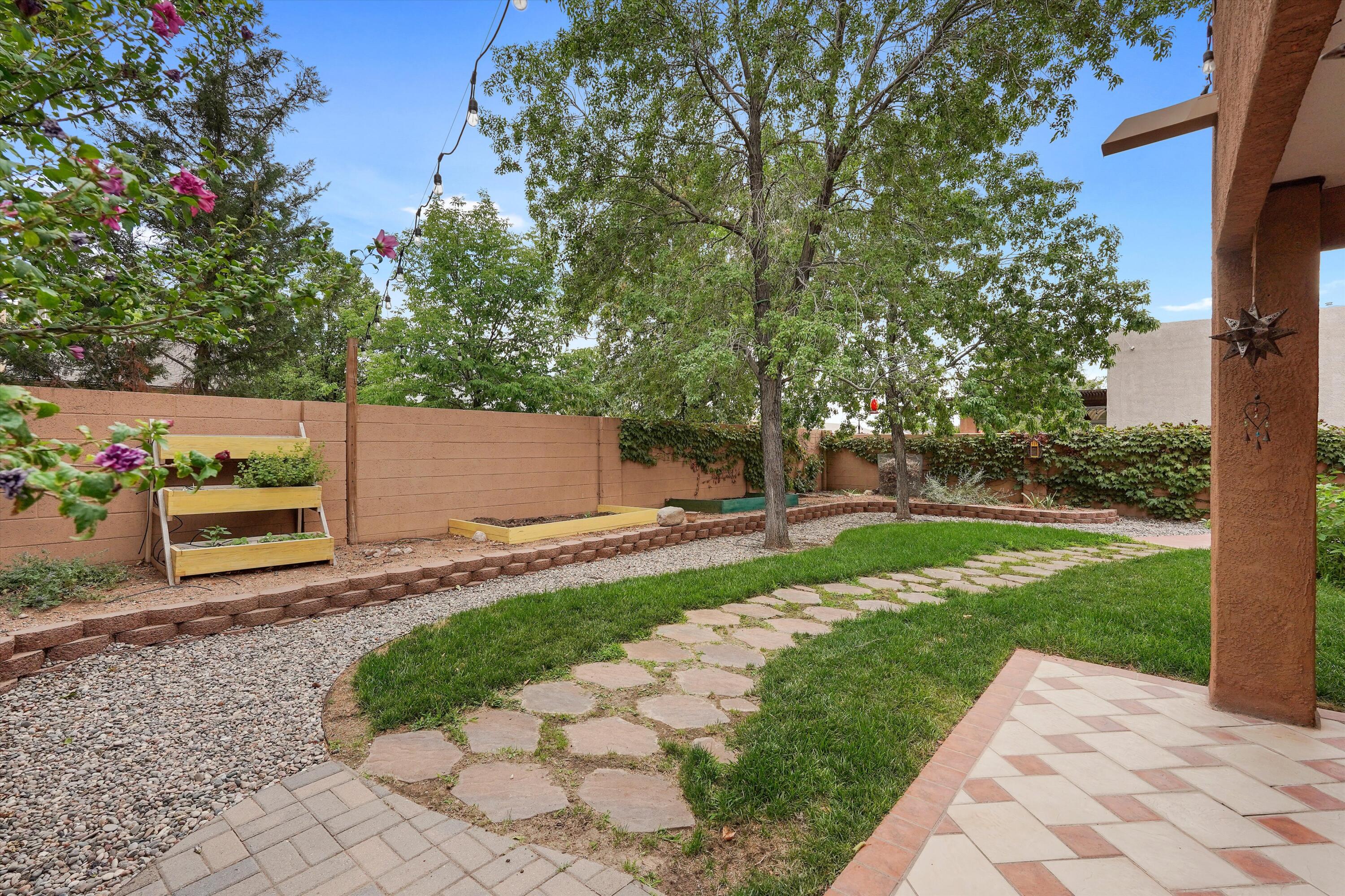 Photo 17 — 7220 Gallinas Avenue NE