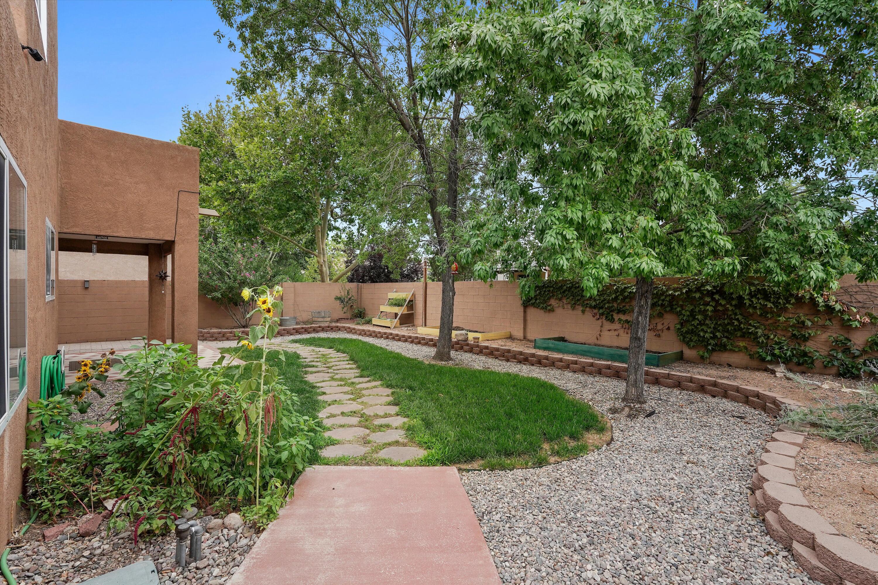 Photo 14 — 7220 Gallinas Avenue NE