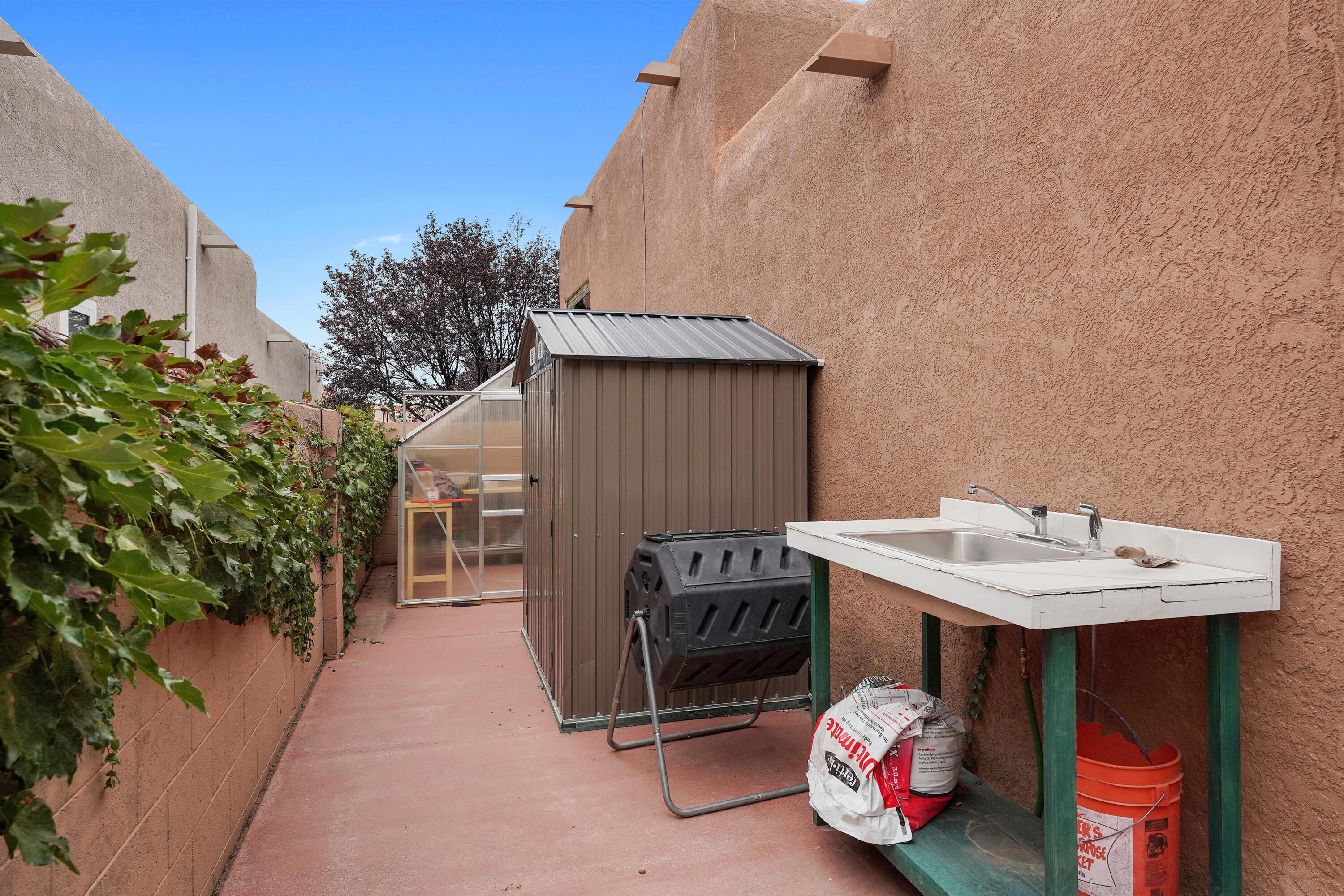 Photo 13 — 7220 Gallinas Avenue NE
