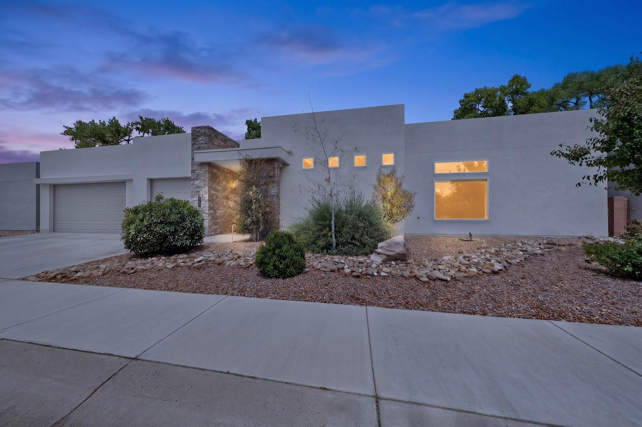 239 Vista Azul Lane NW, Albuquerque, NM 87114