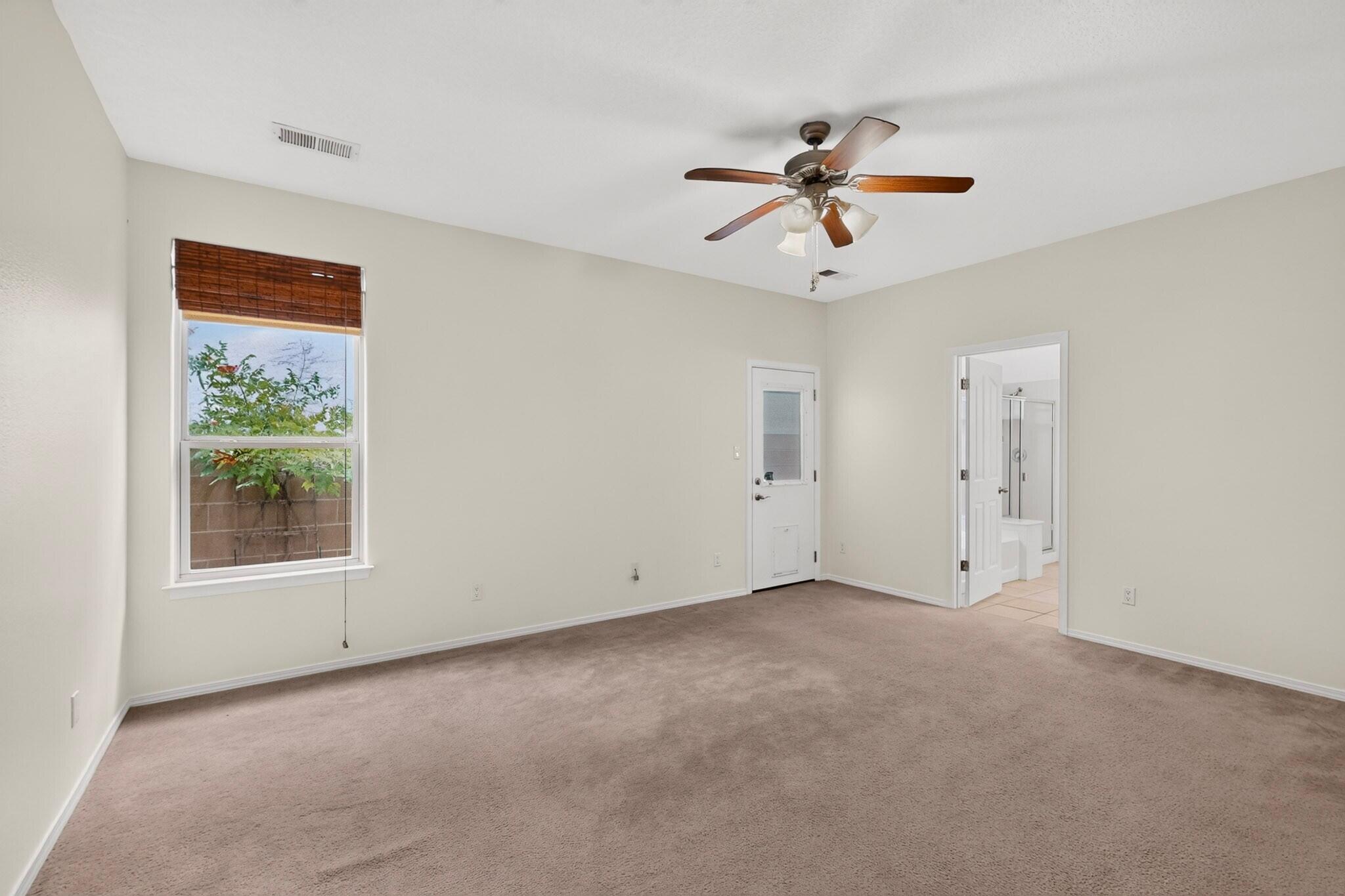 Photo 7 — 829 Bosque Vista Drive