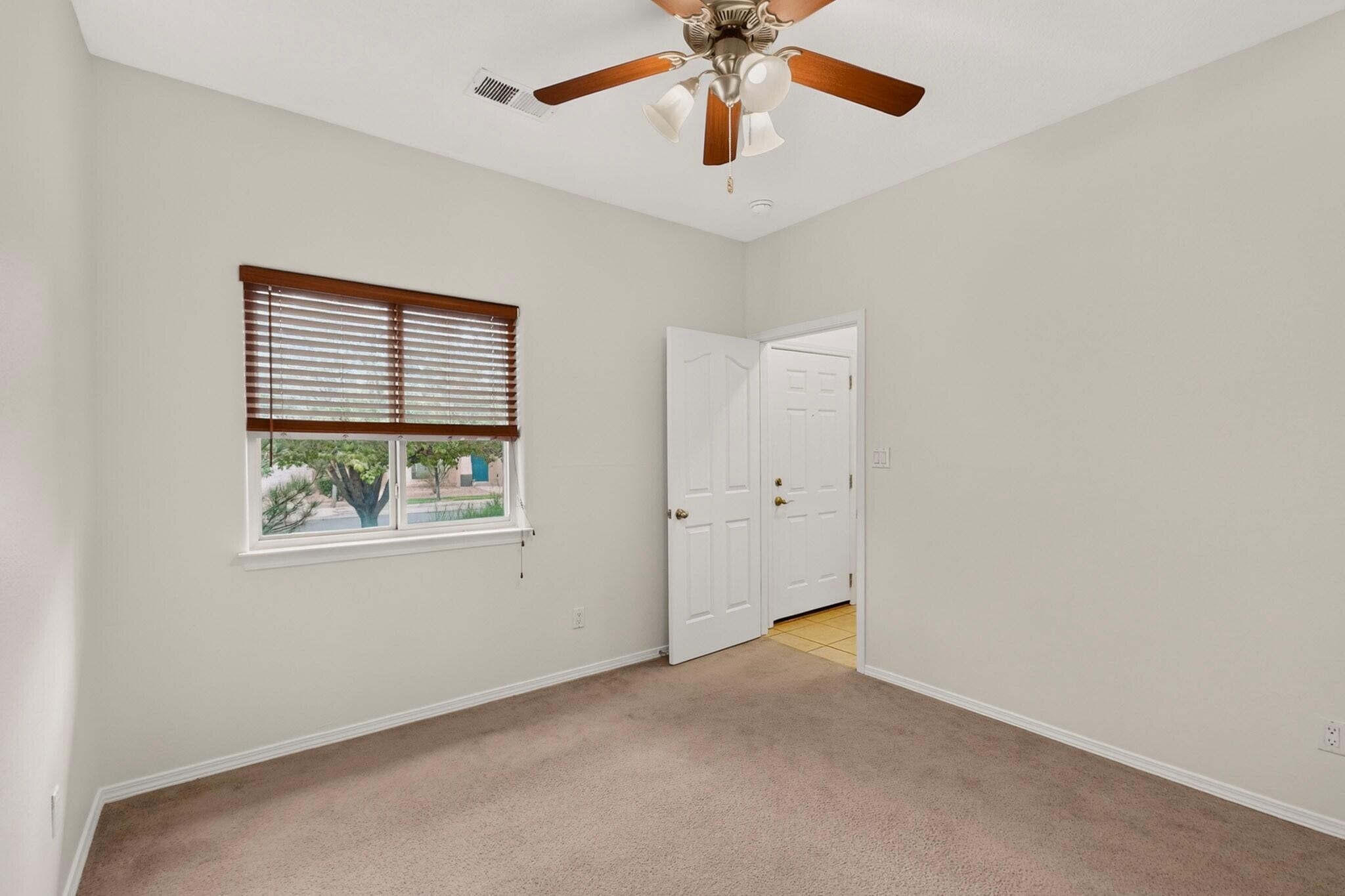 Photo 10 — 829 Bosque Vista Drive