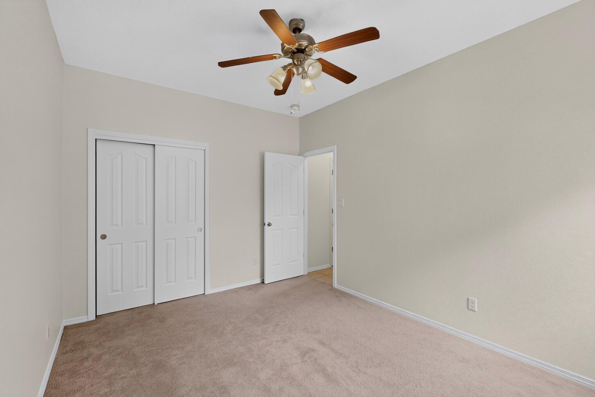 Photo 14 — 829 Bosque Vista Drive
