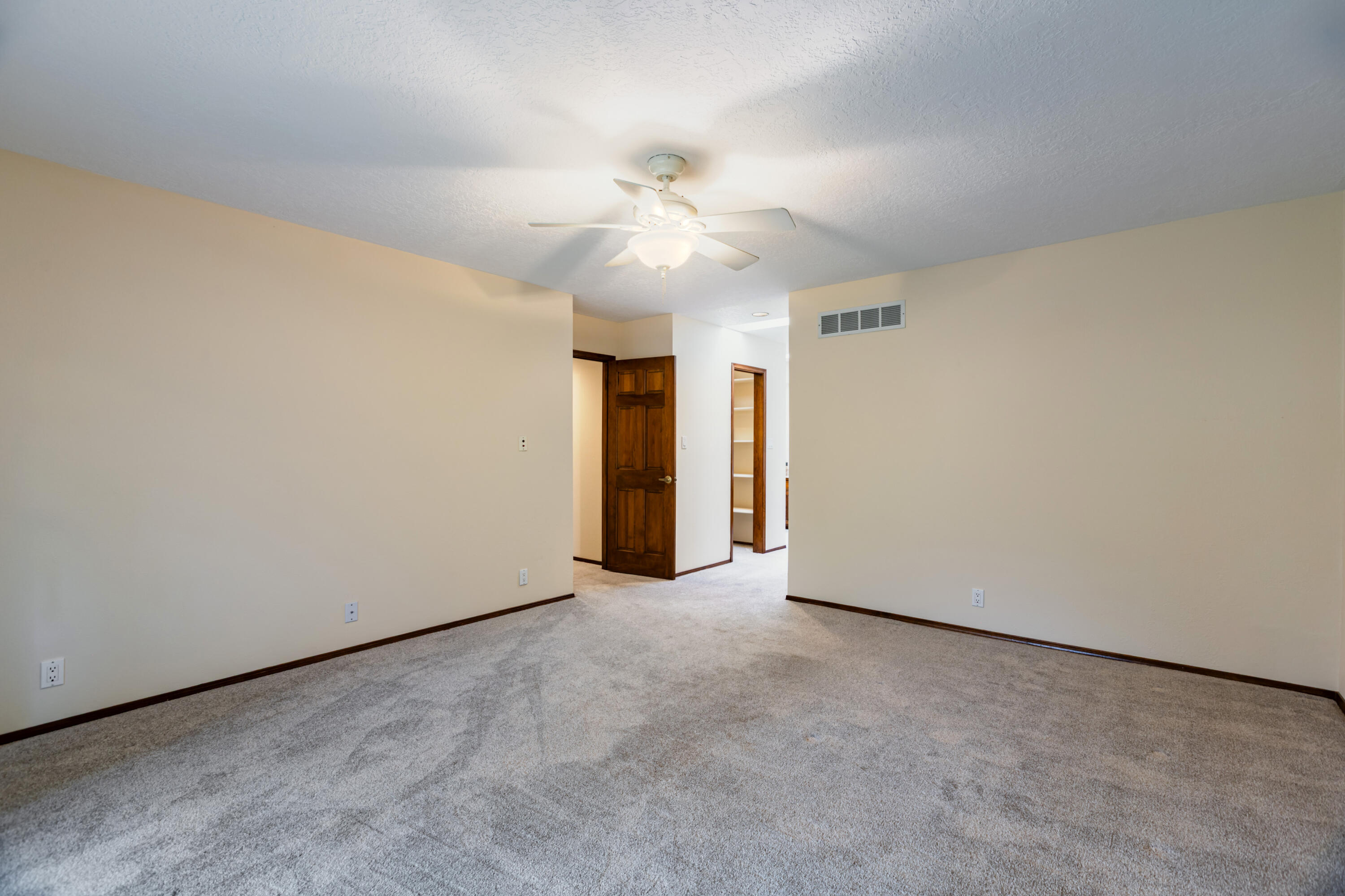 Photo 5 — 6408 Katson Avenue NE