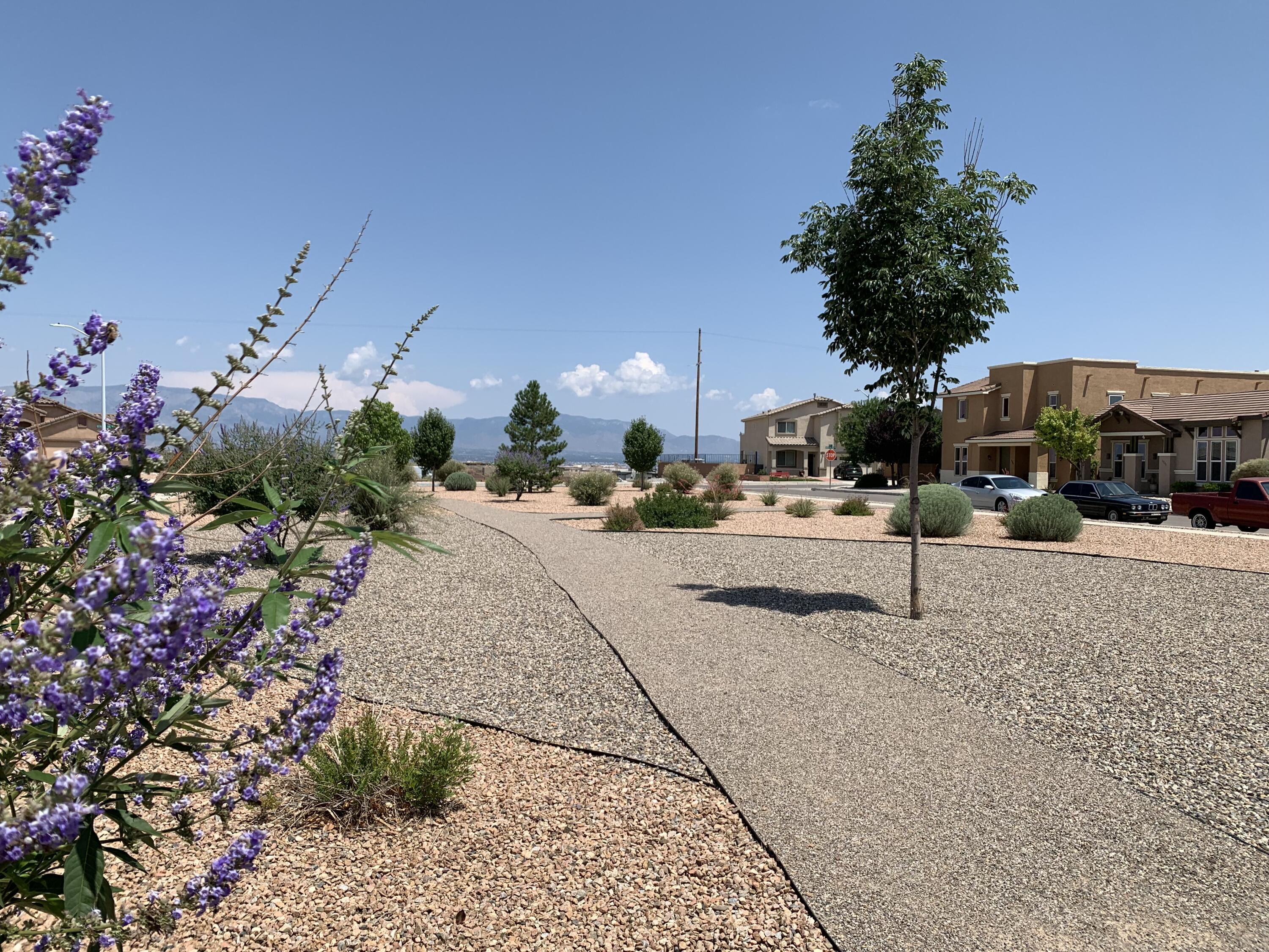 Photo 9 — 8335 Groundsel Road NW