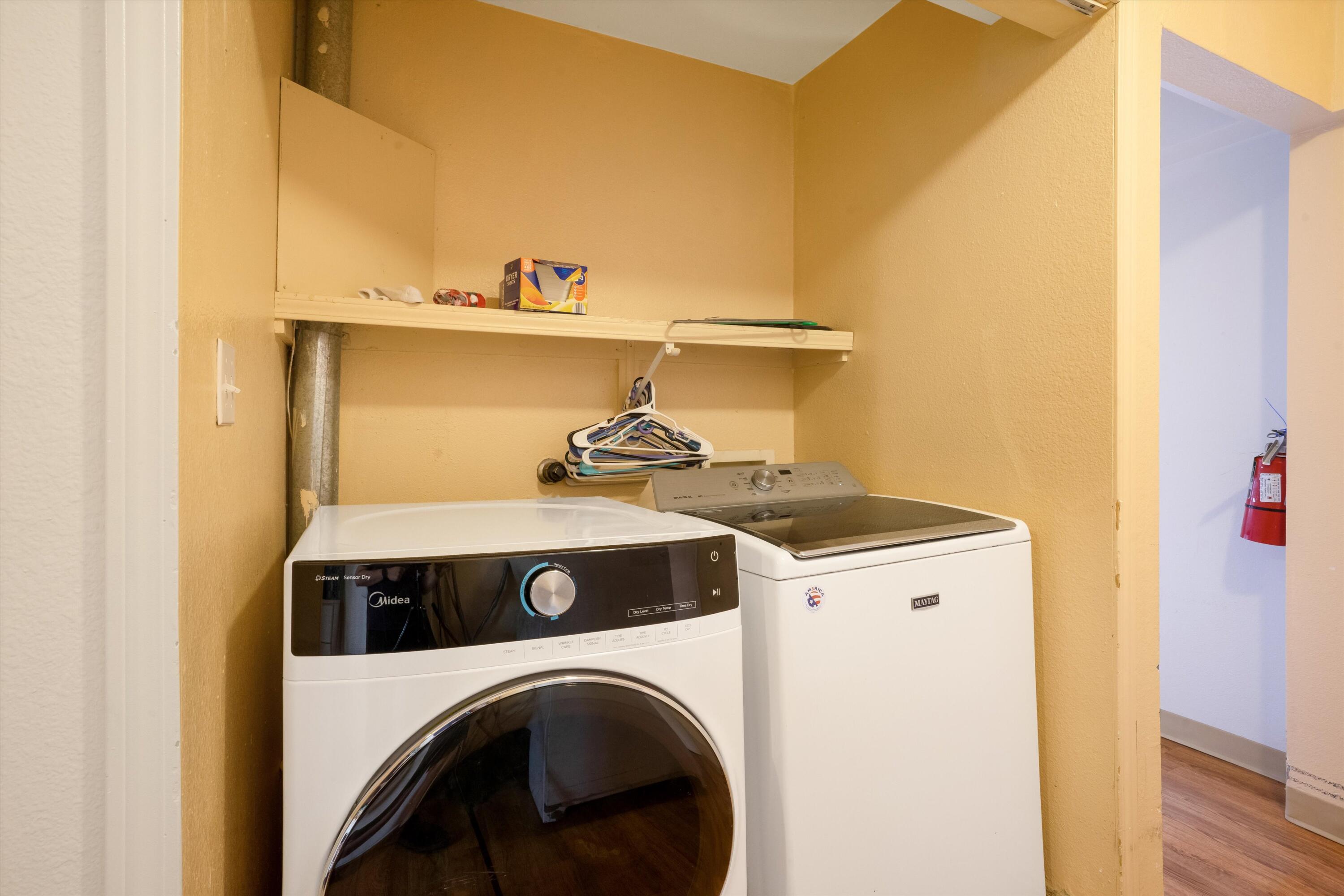 Photo 8 — 1419 Solano Drive NE