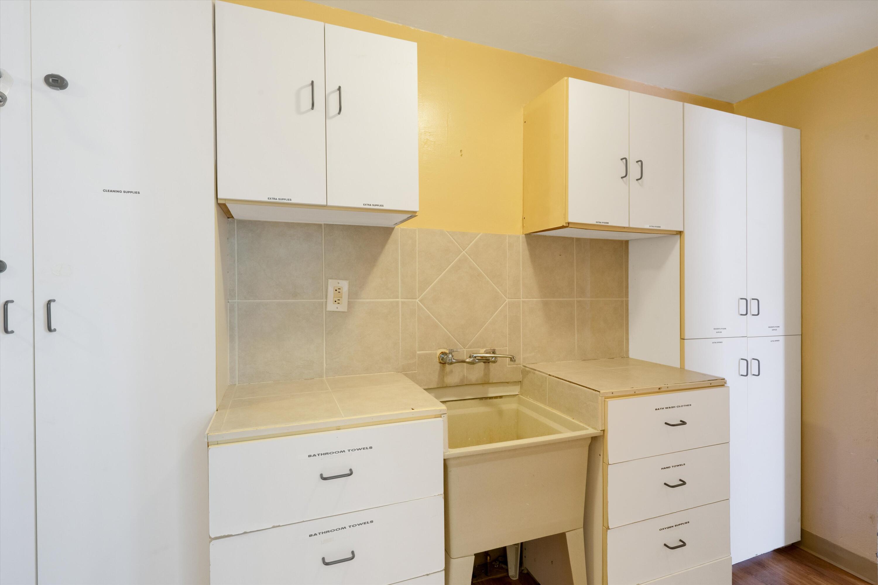 Photo 6 — 1419 Solano Drive NE