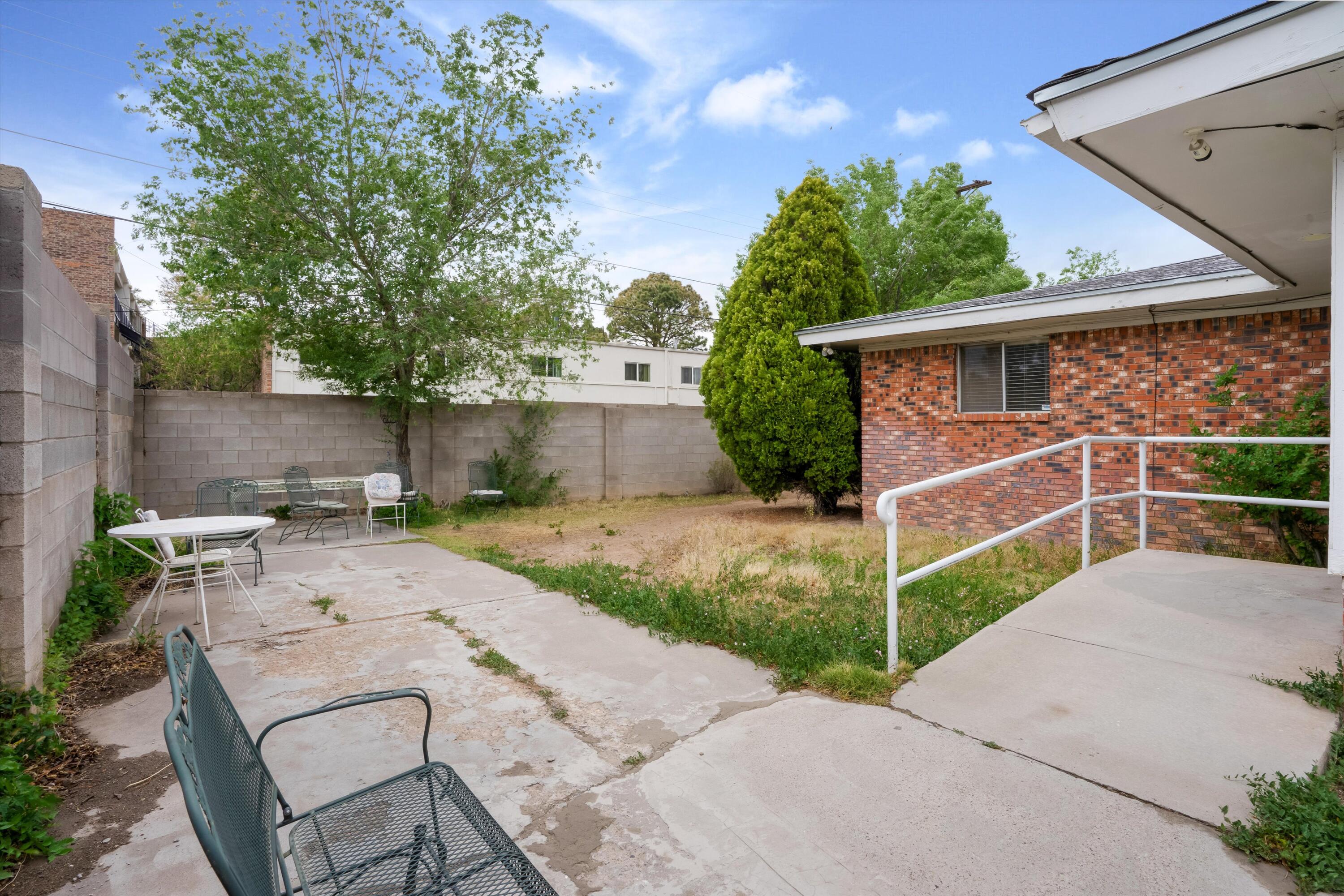 Photo 5 — 1419 Solano Drive NE