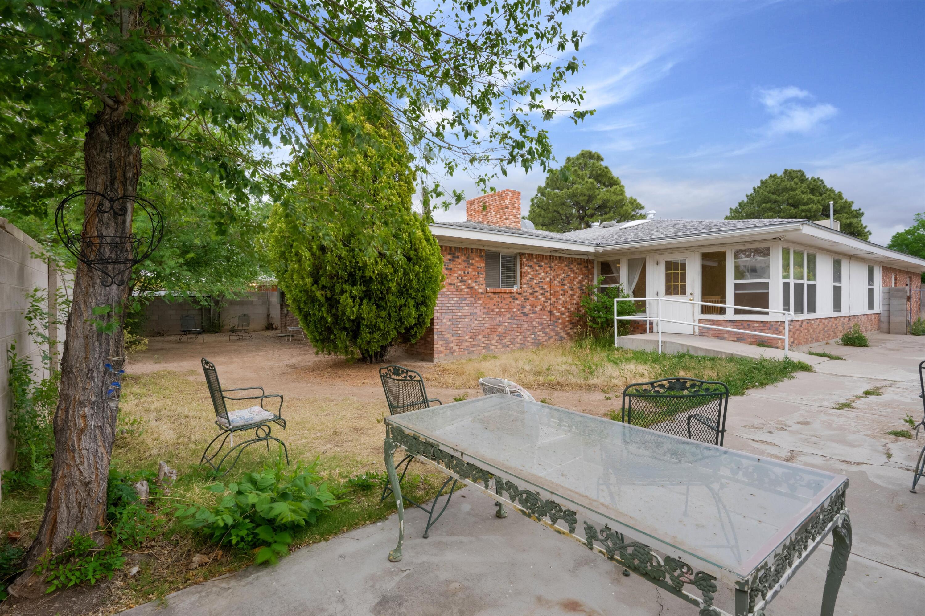 Photo 4 — 1419 Solano Drive NE