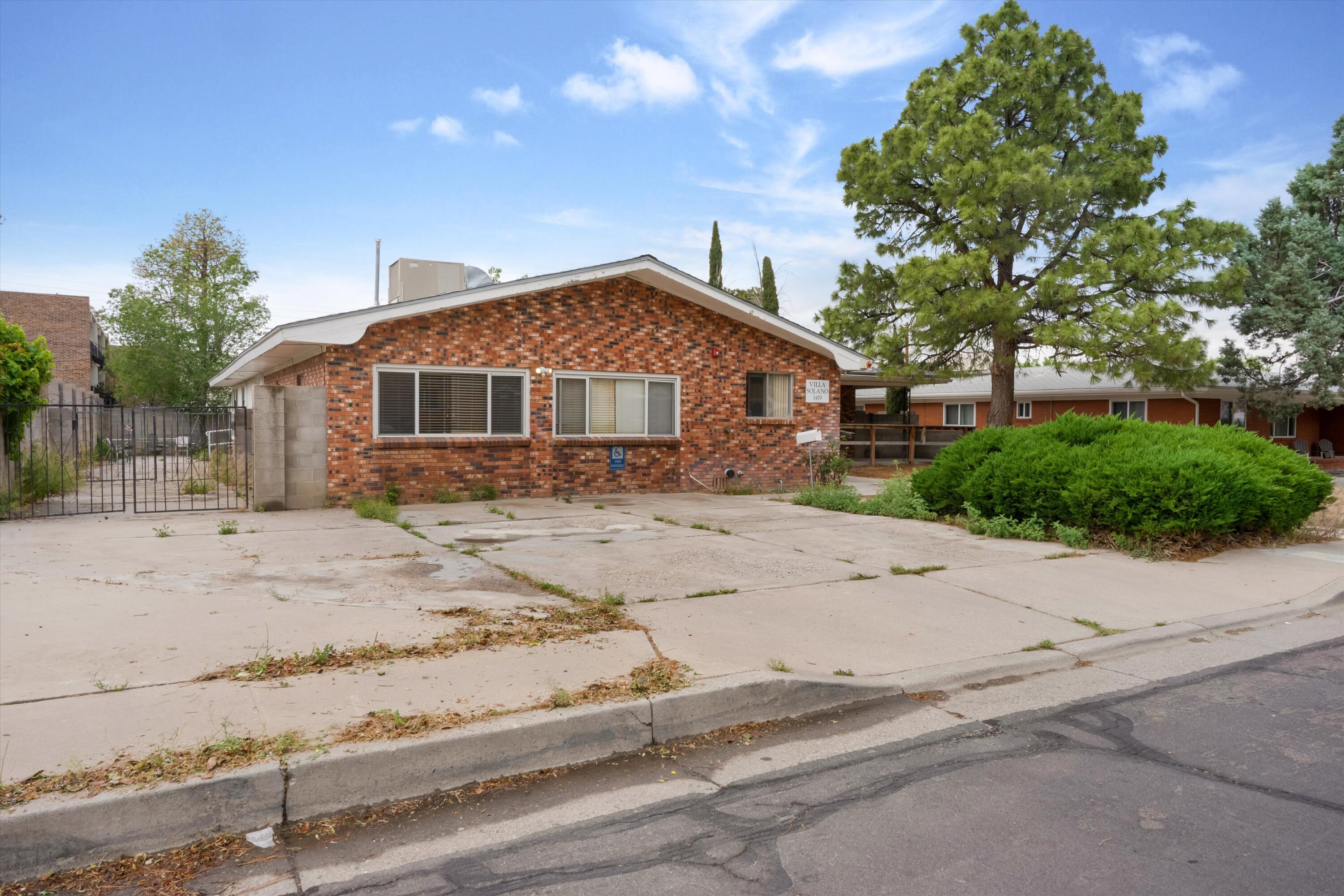 Photo 17 — 1419 Solano Drive NE