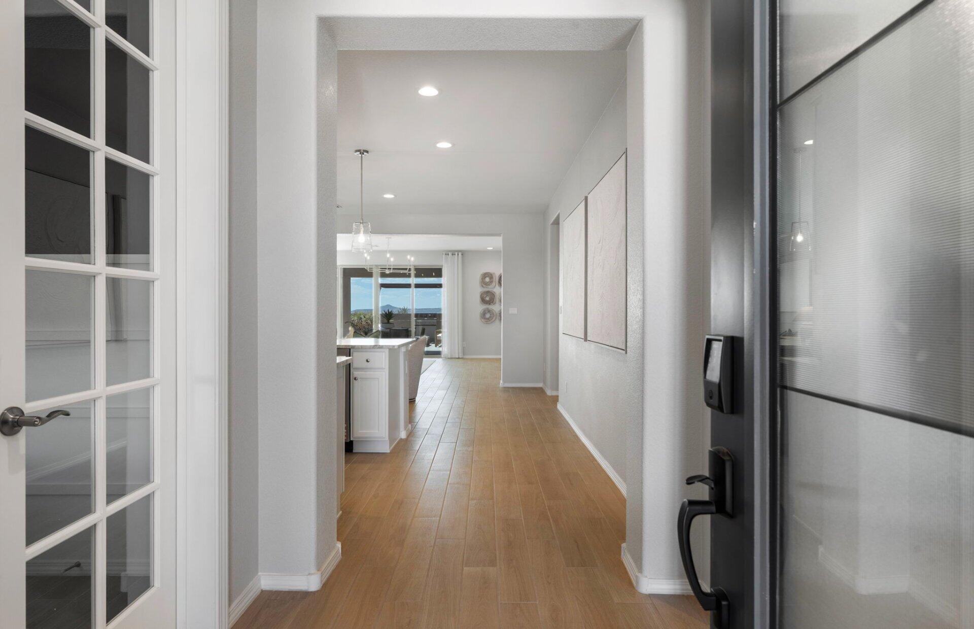 Photo 18 — 1621 Tutor Trail NW
