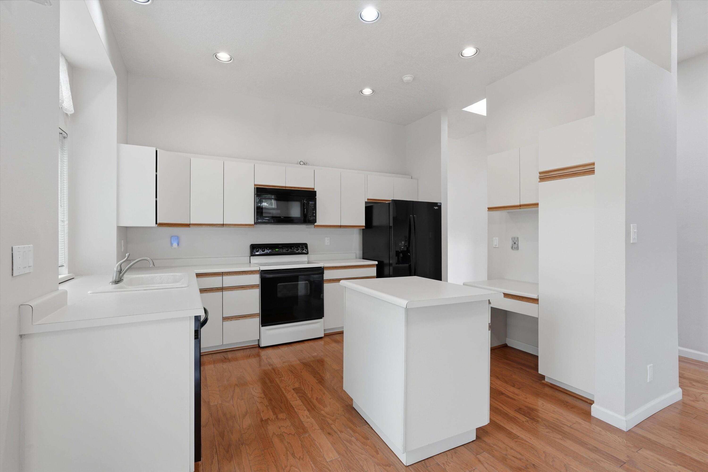 Photo 12 — 9305 Preston Trail NE