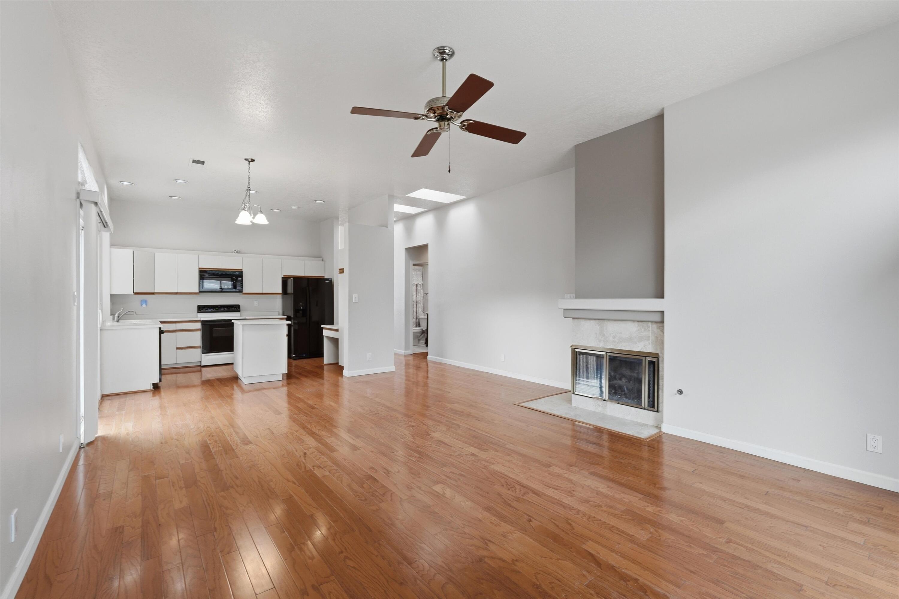 Photo 15 — 9305 Preston Trail NE