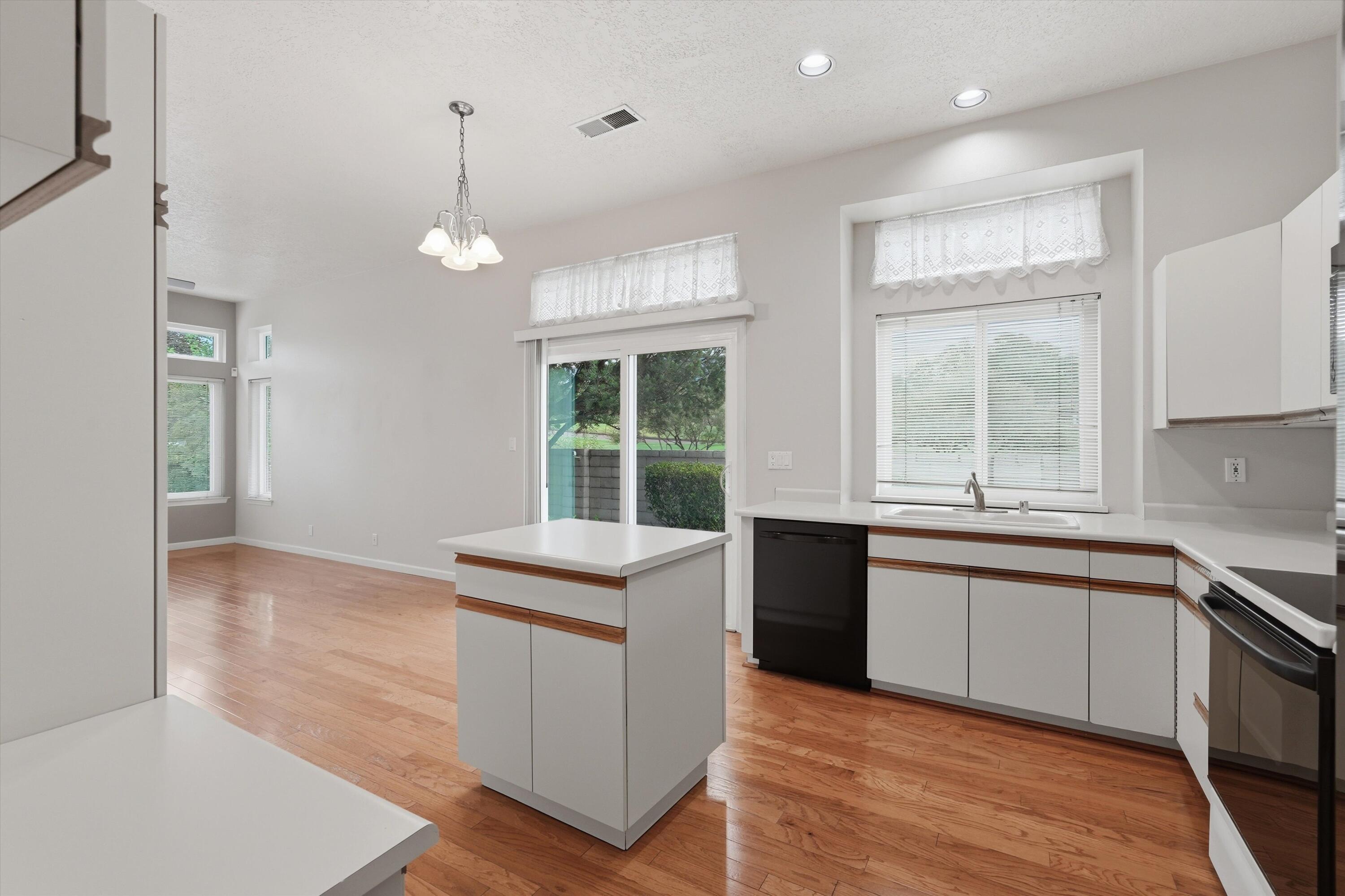 Photo 9 — 9305 Preston Trail NE