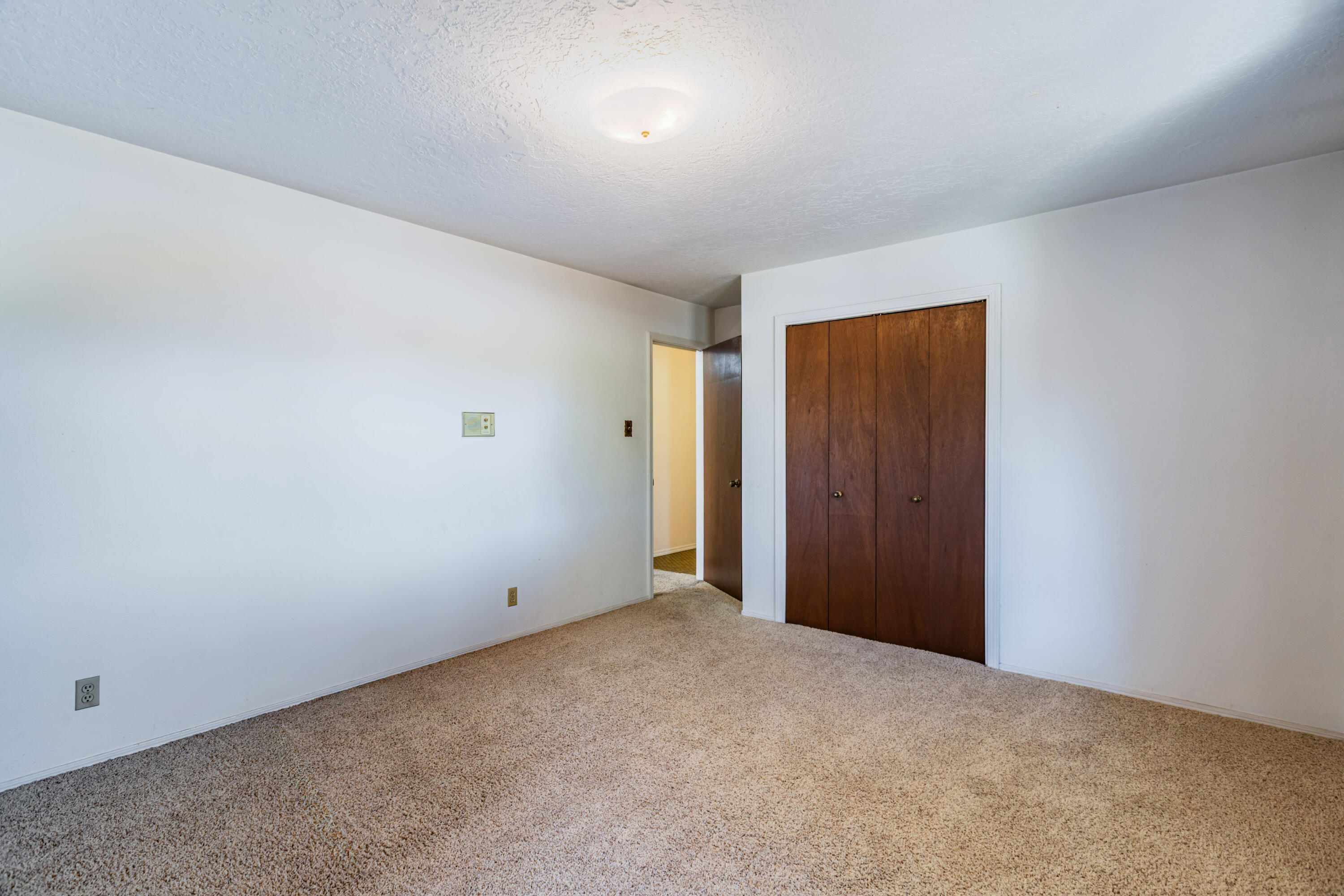 Photo 6 — 7616 Osuna Road NE