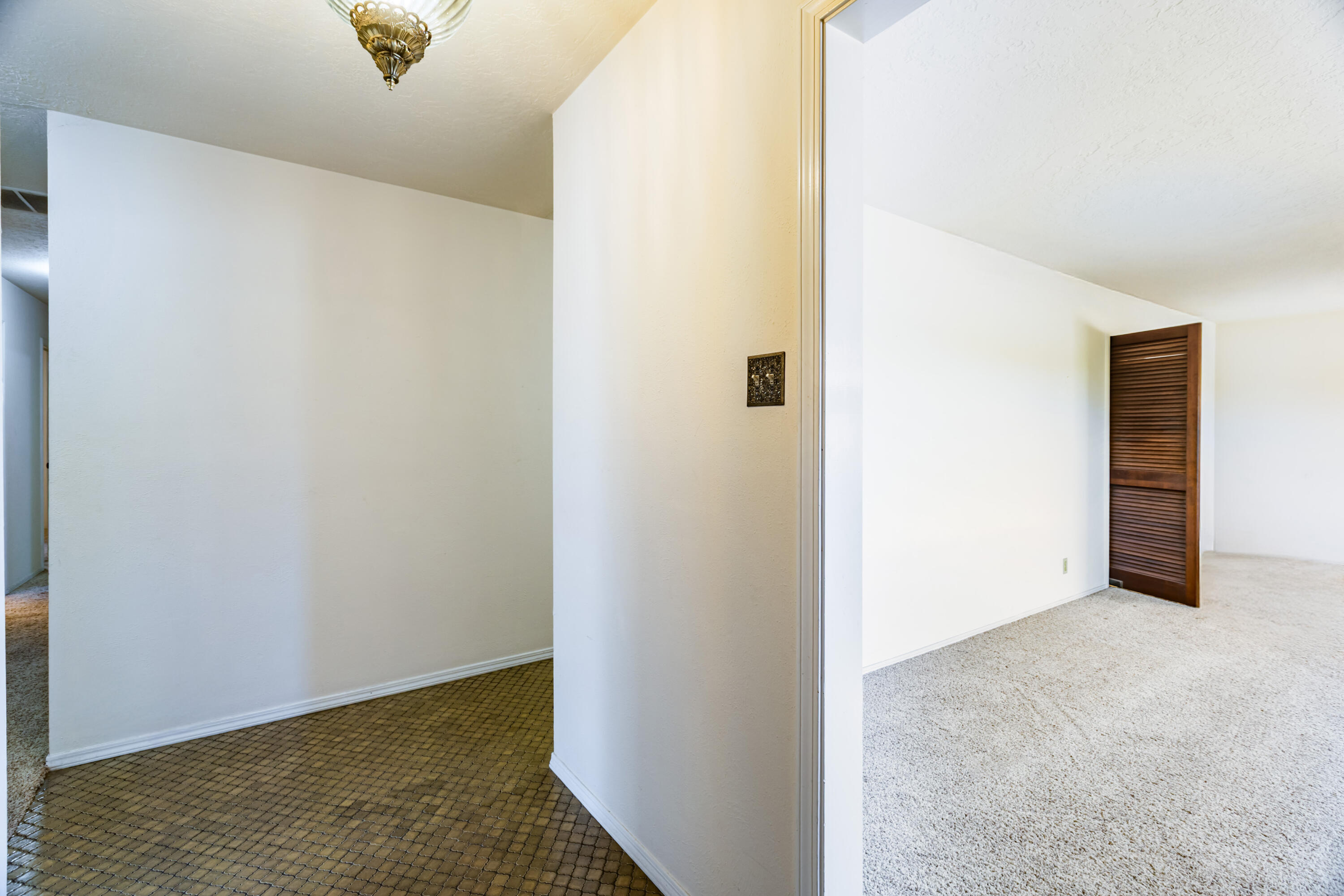Photo 16 — 7616 Osuna Road NE
