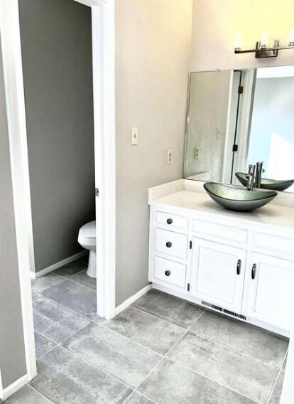 Photo 5 — 506 Ortiz Drive NE