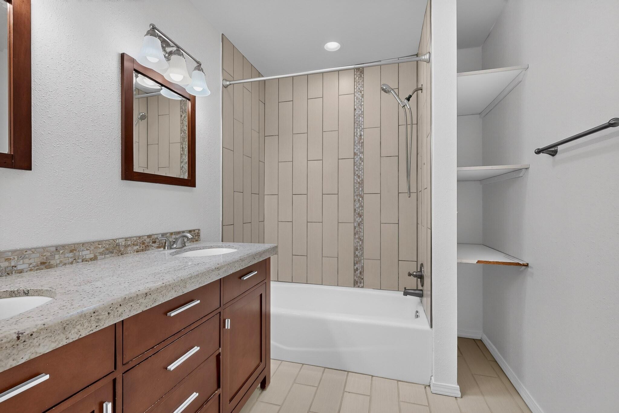 Photo 20 — 823 San Lorenzo Avenue NW