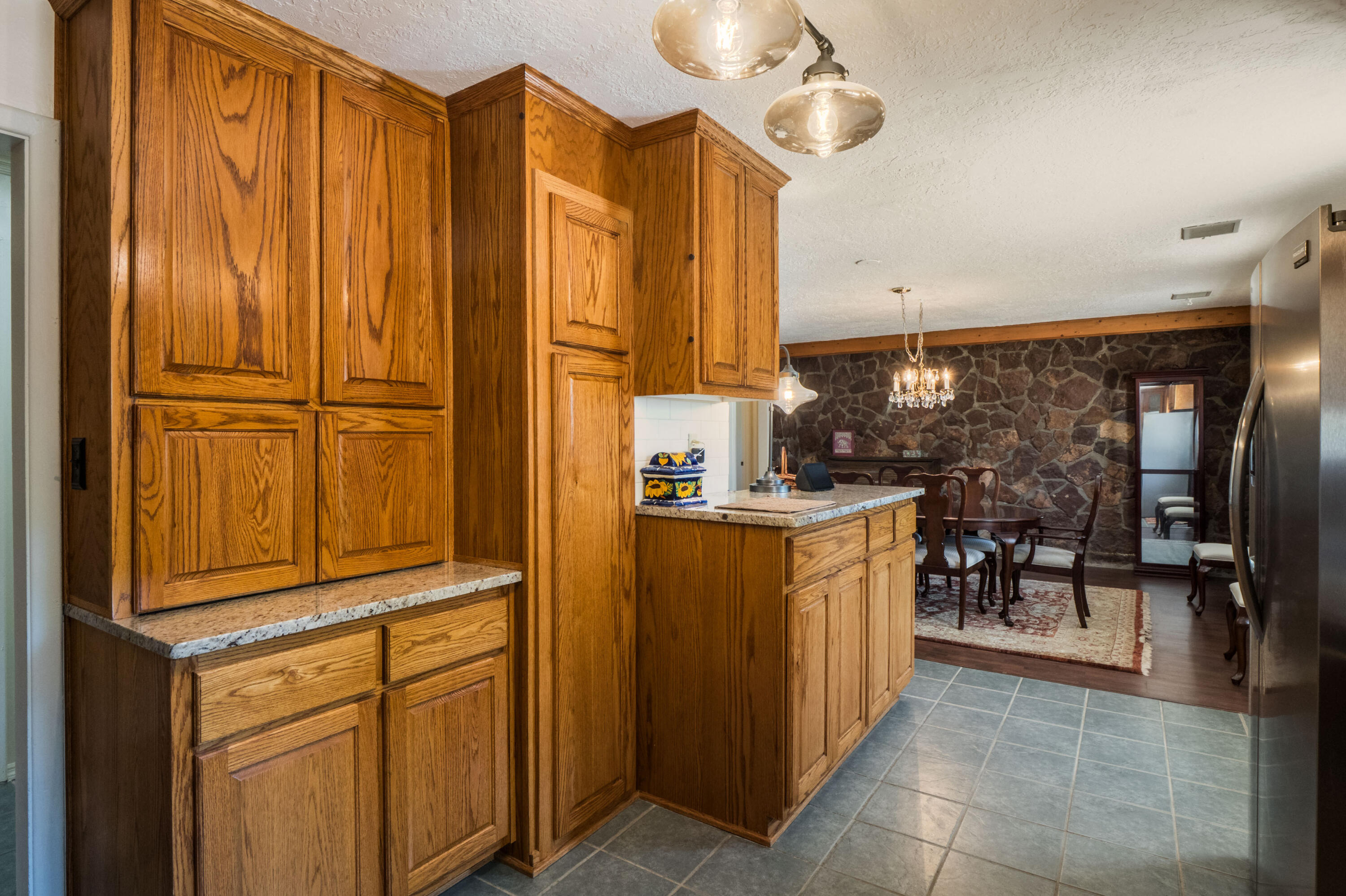 Photo 9 — 411 Schmidt Place SW