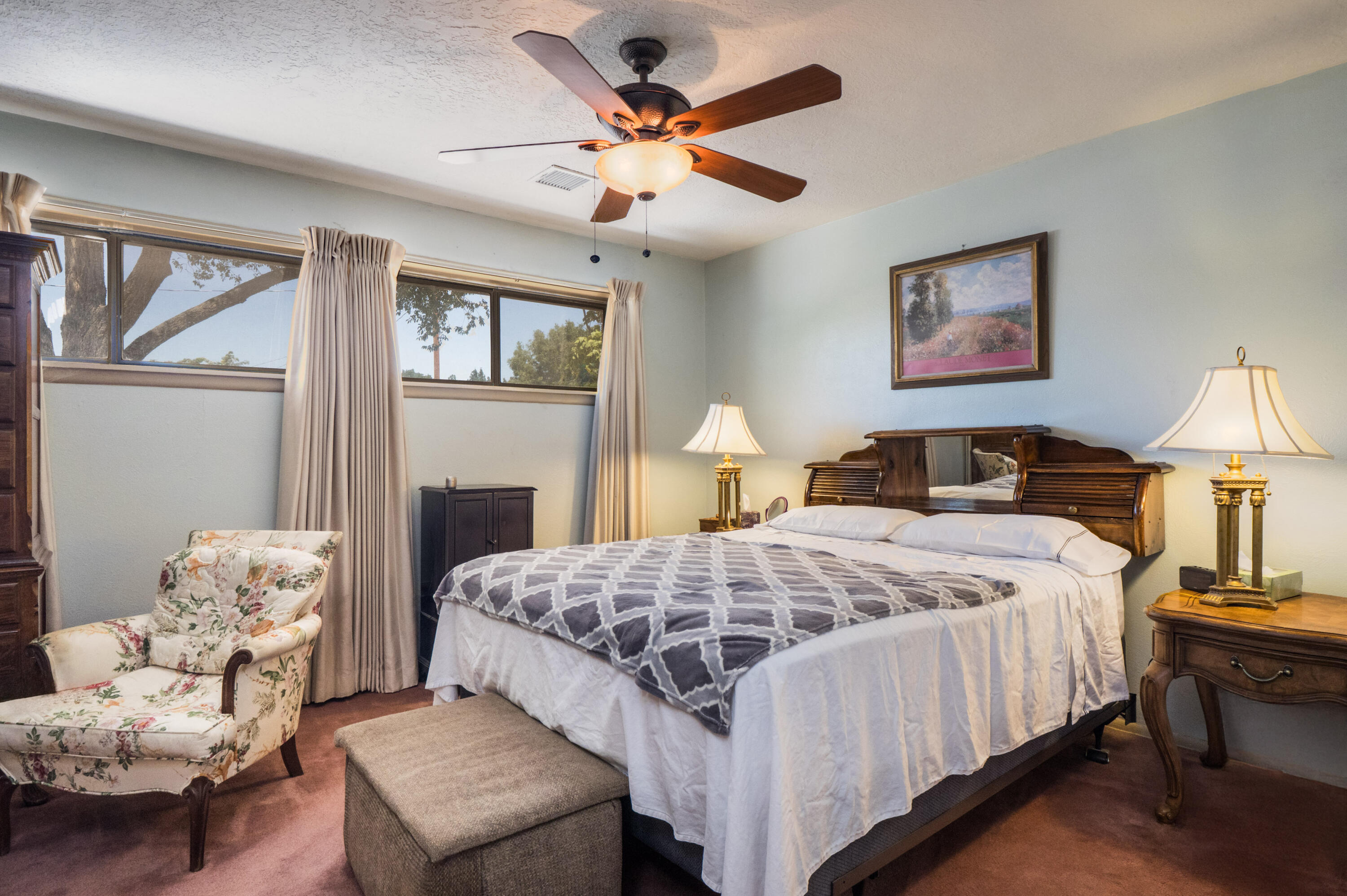Photo 10 — 411 Schmidt Place SW