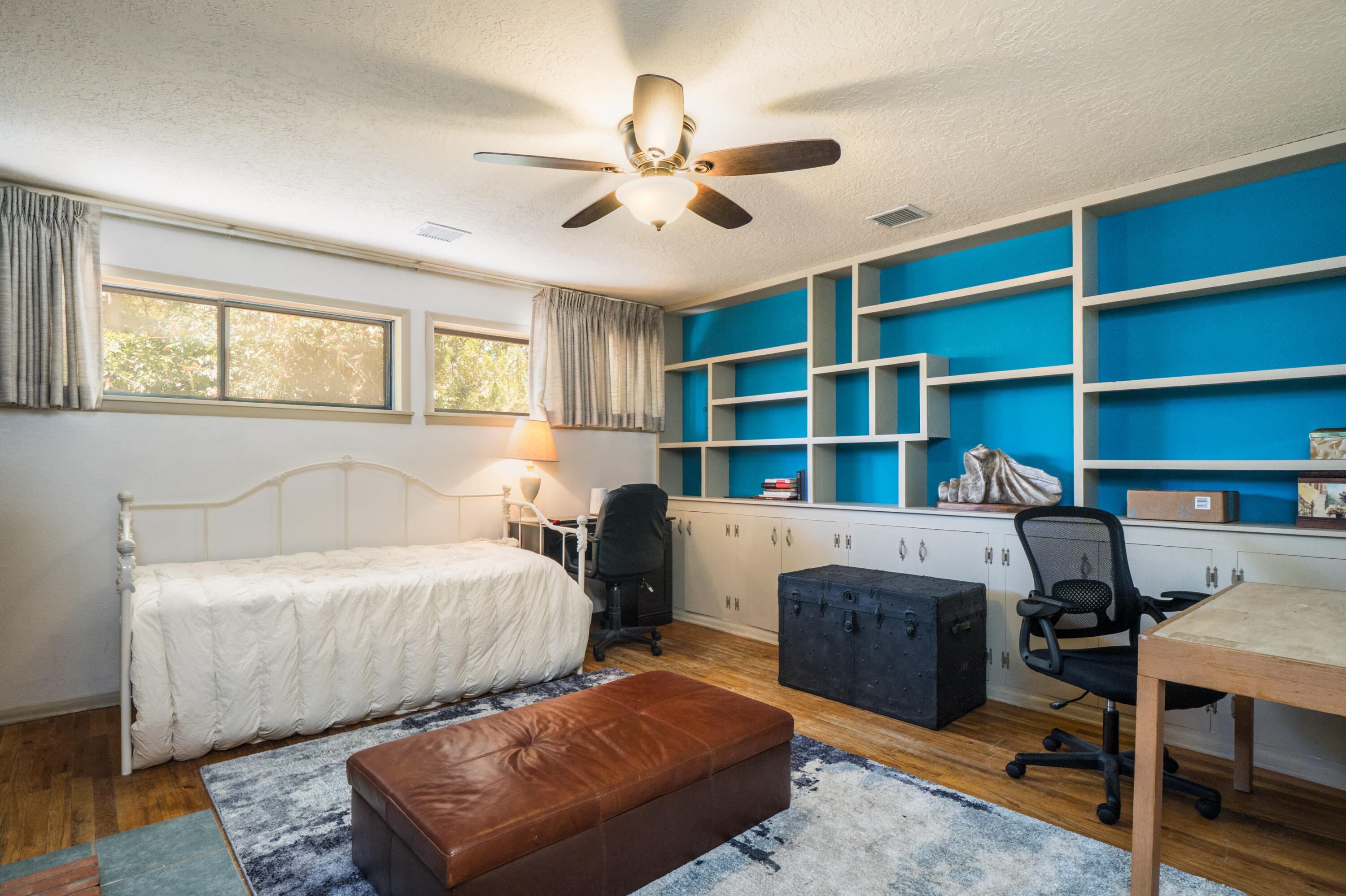 Photo 18 — 411 Schmidt Place SW