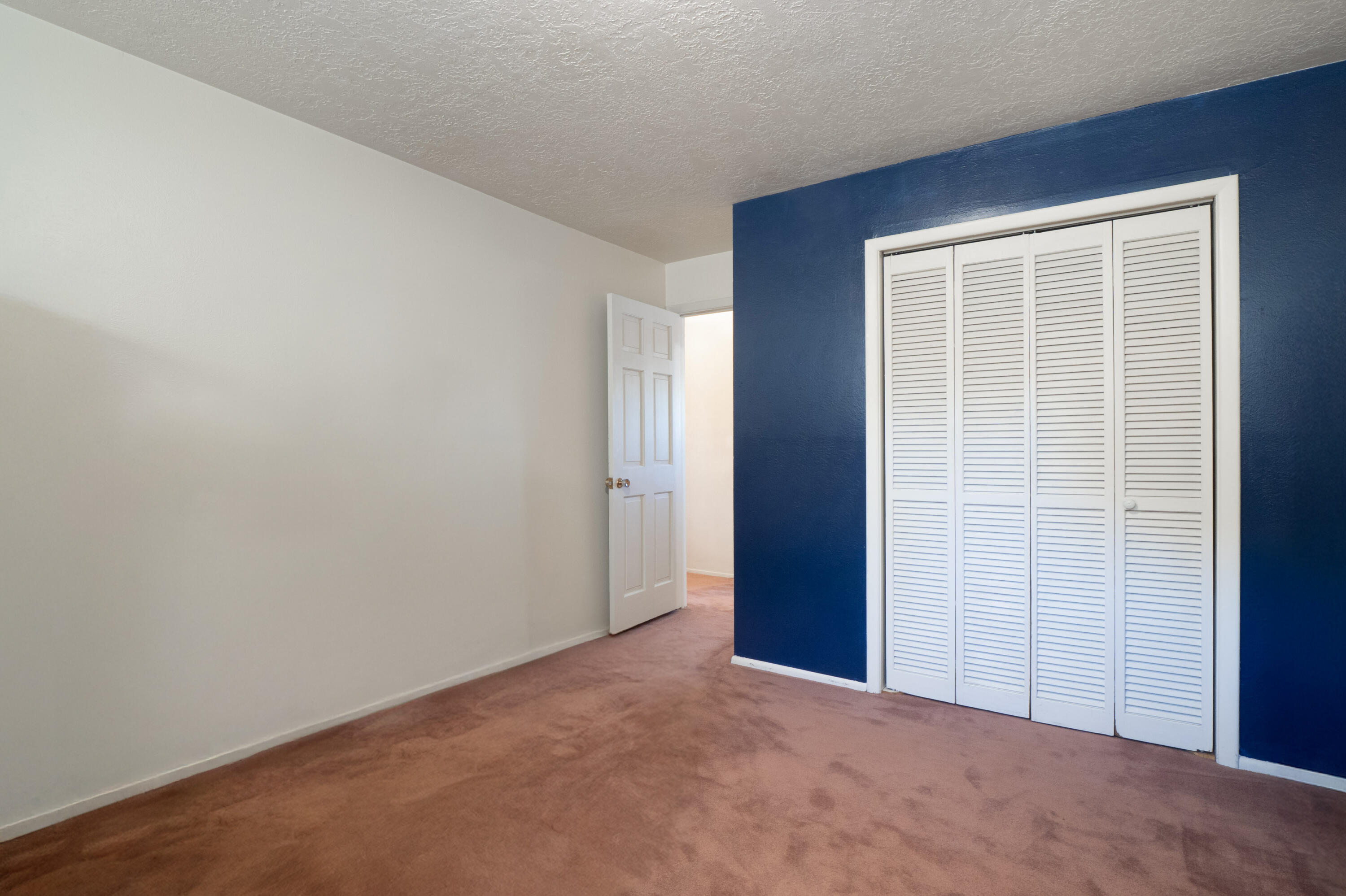 Photo 3 — 411 Schmidt Place SW
