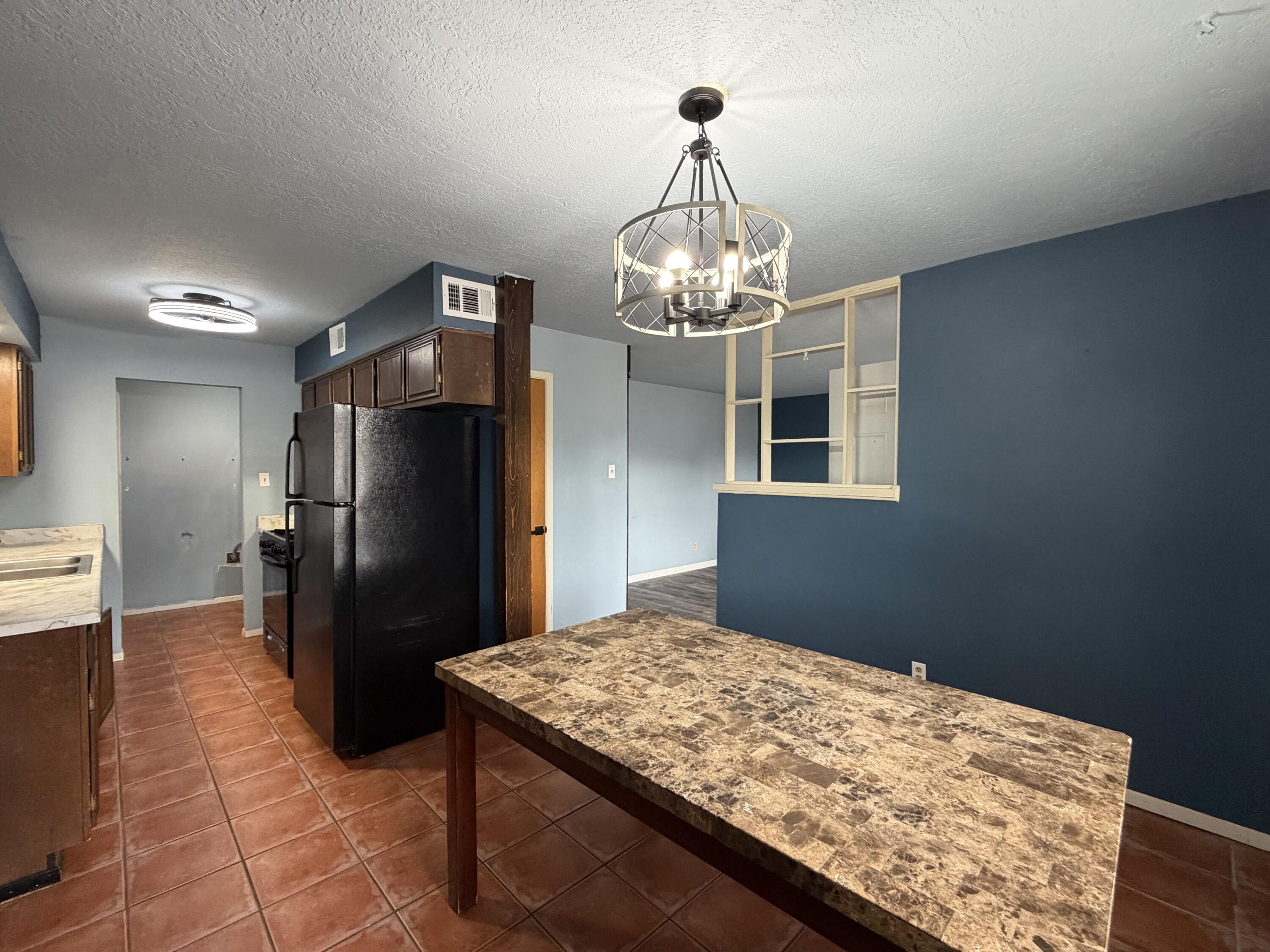 Photo 13 — 517 Ida Place NE