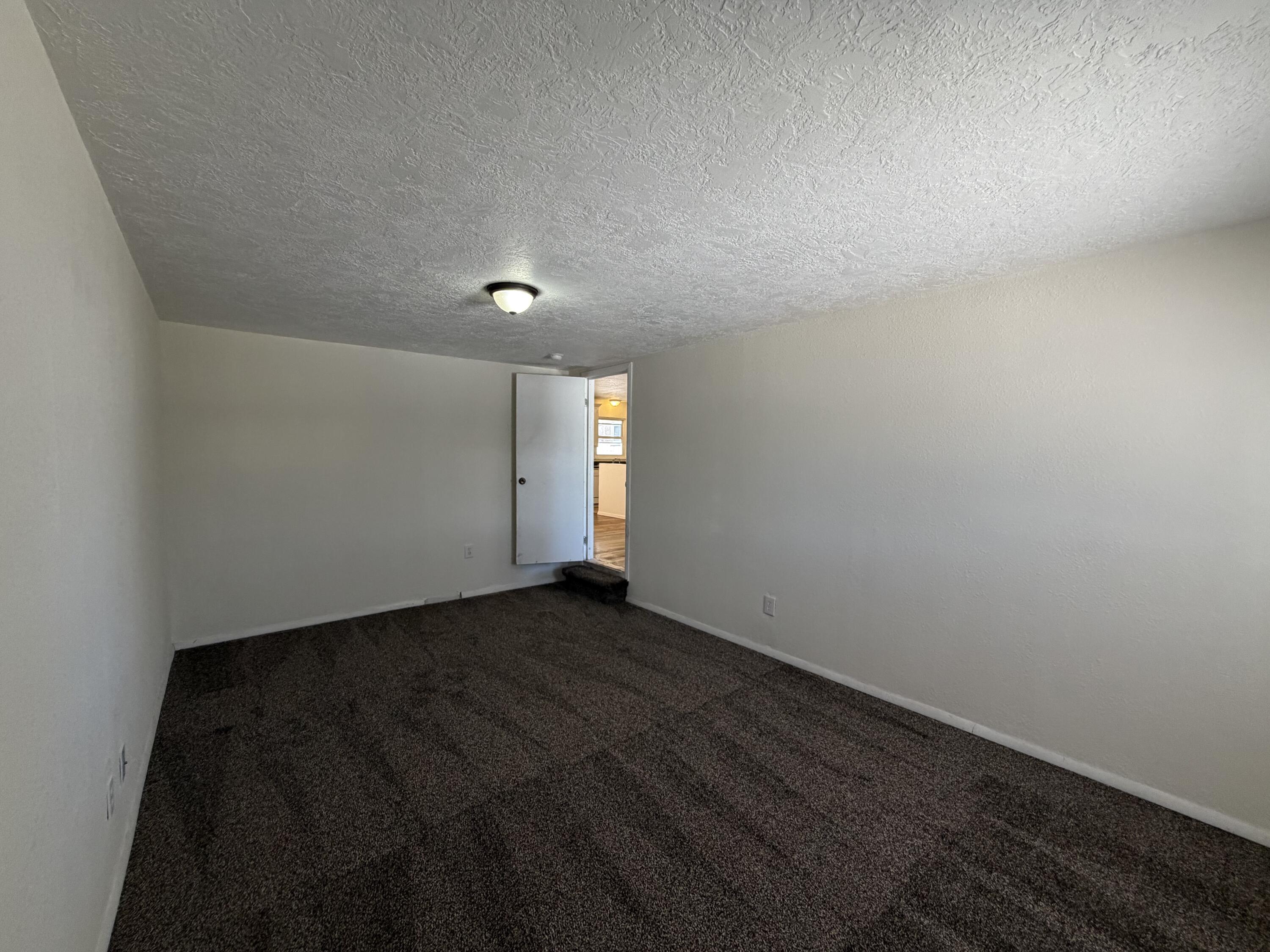 Photo 11 — 317 Cagua Drive NE