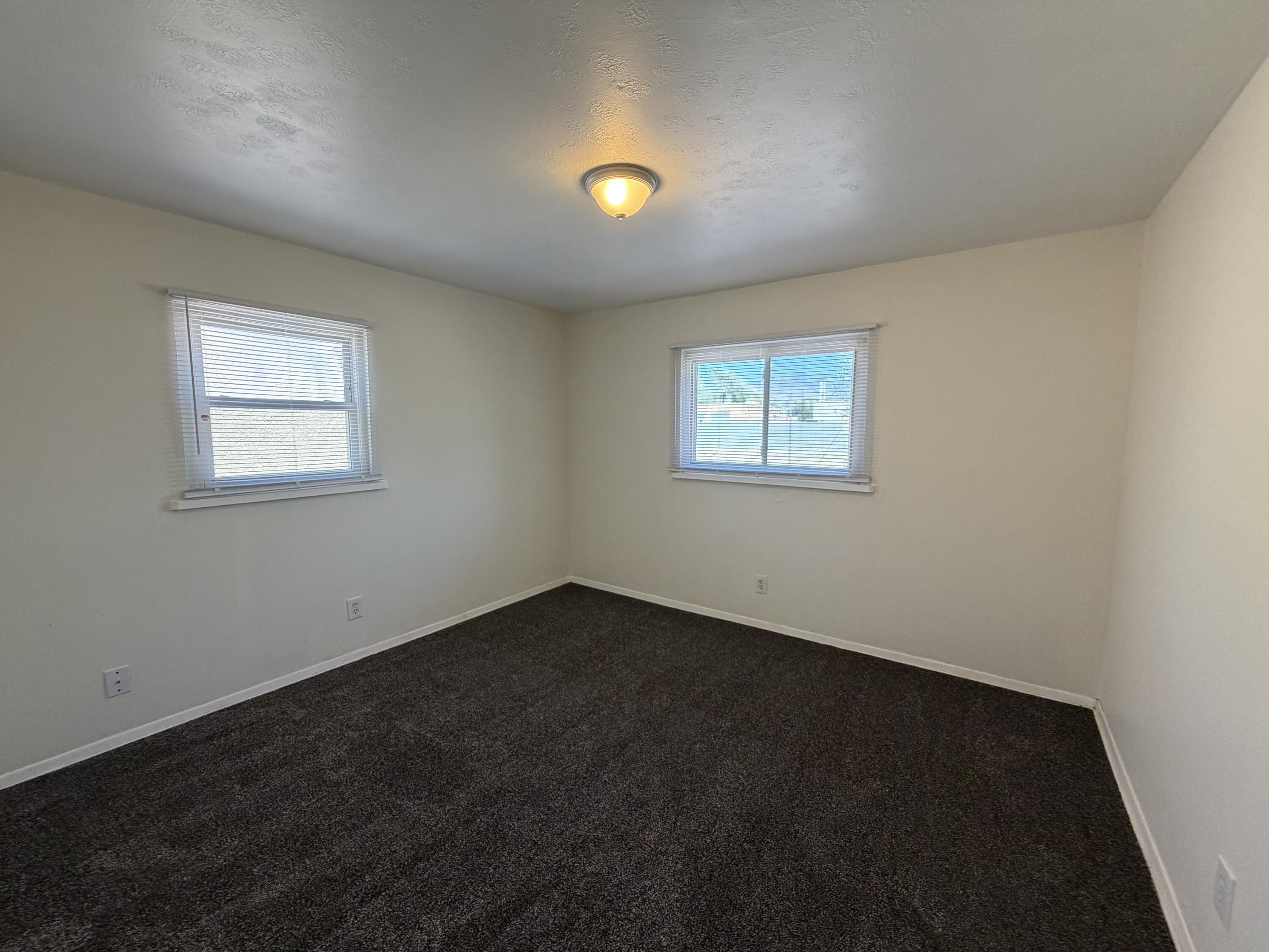 Photo 9 — 317 Cagua Drive NE