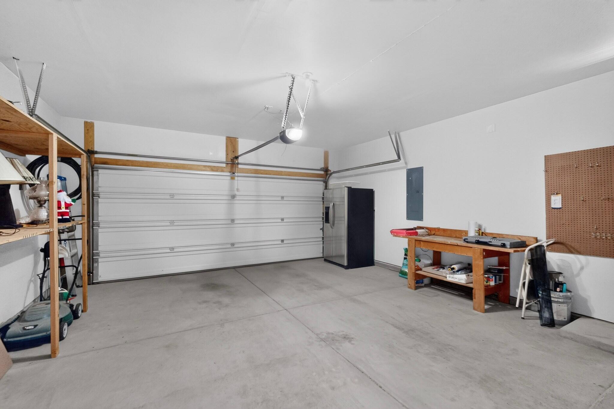 Photo 5 — 3924 Desert Pinon Drive NE