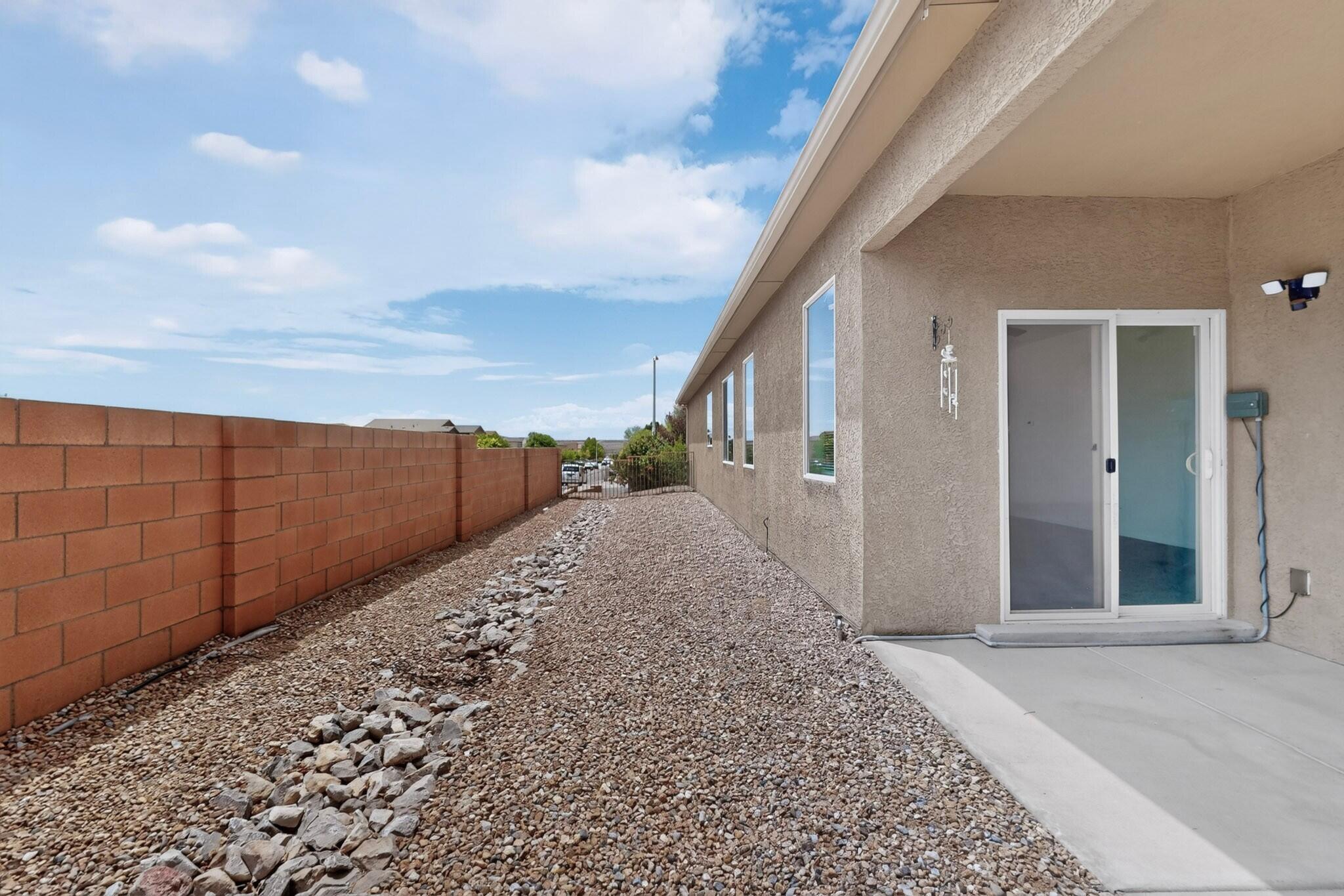 Photo 8 — 3924 Desert Pinon Drive NE