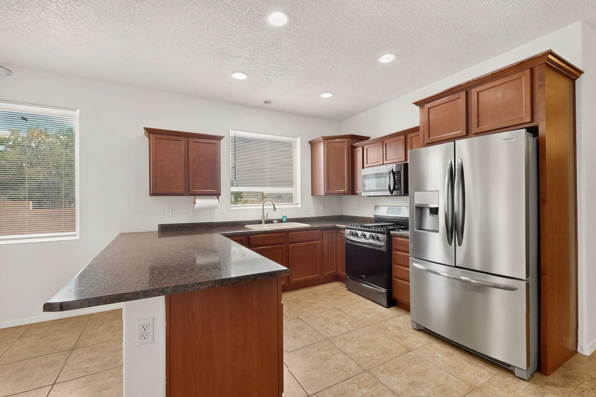 Photo 16 — 3924 Desert Pinon Drive NE