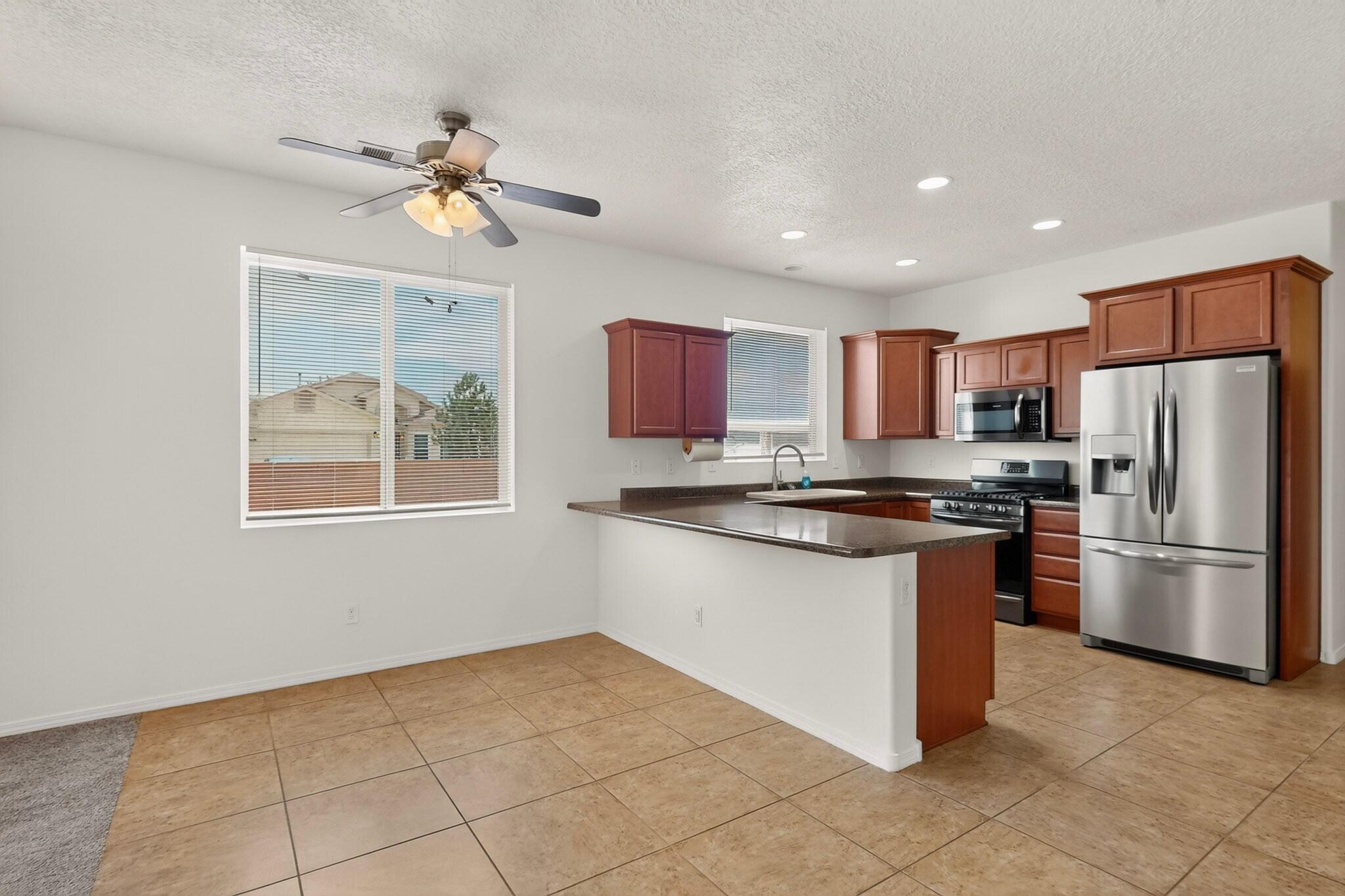 Photo 18 — 3924 Desert Pinon Drive NE