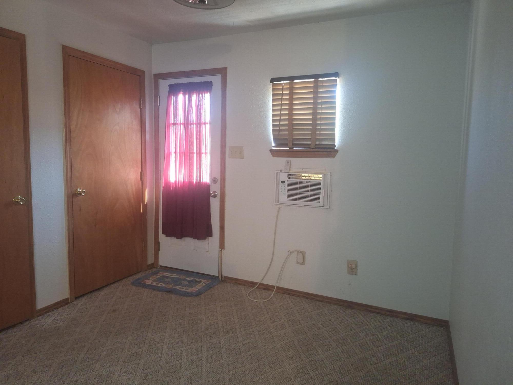 Photo 2 — 401 N Riverside Drive