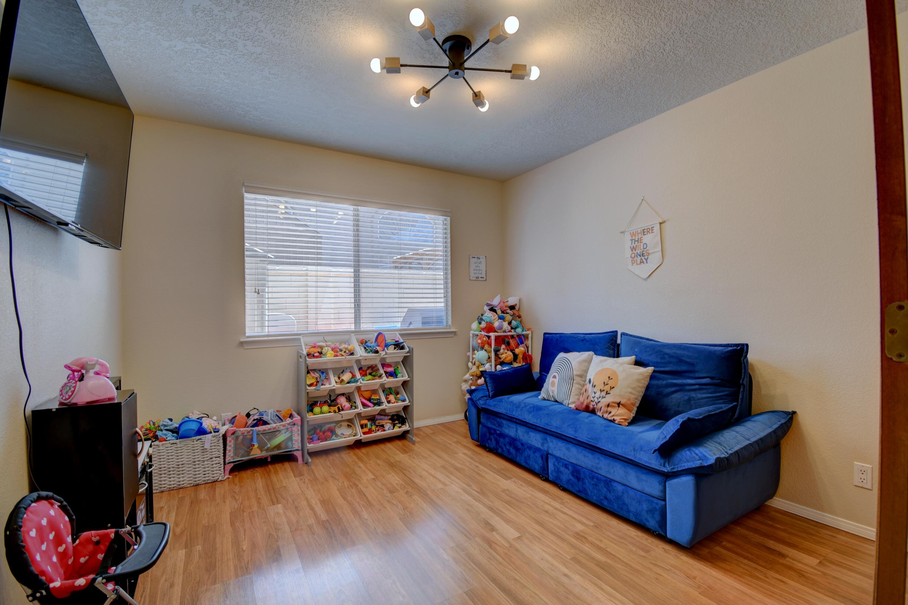 Photo 20 — 7908 Eagle Rock Avenue NE
