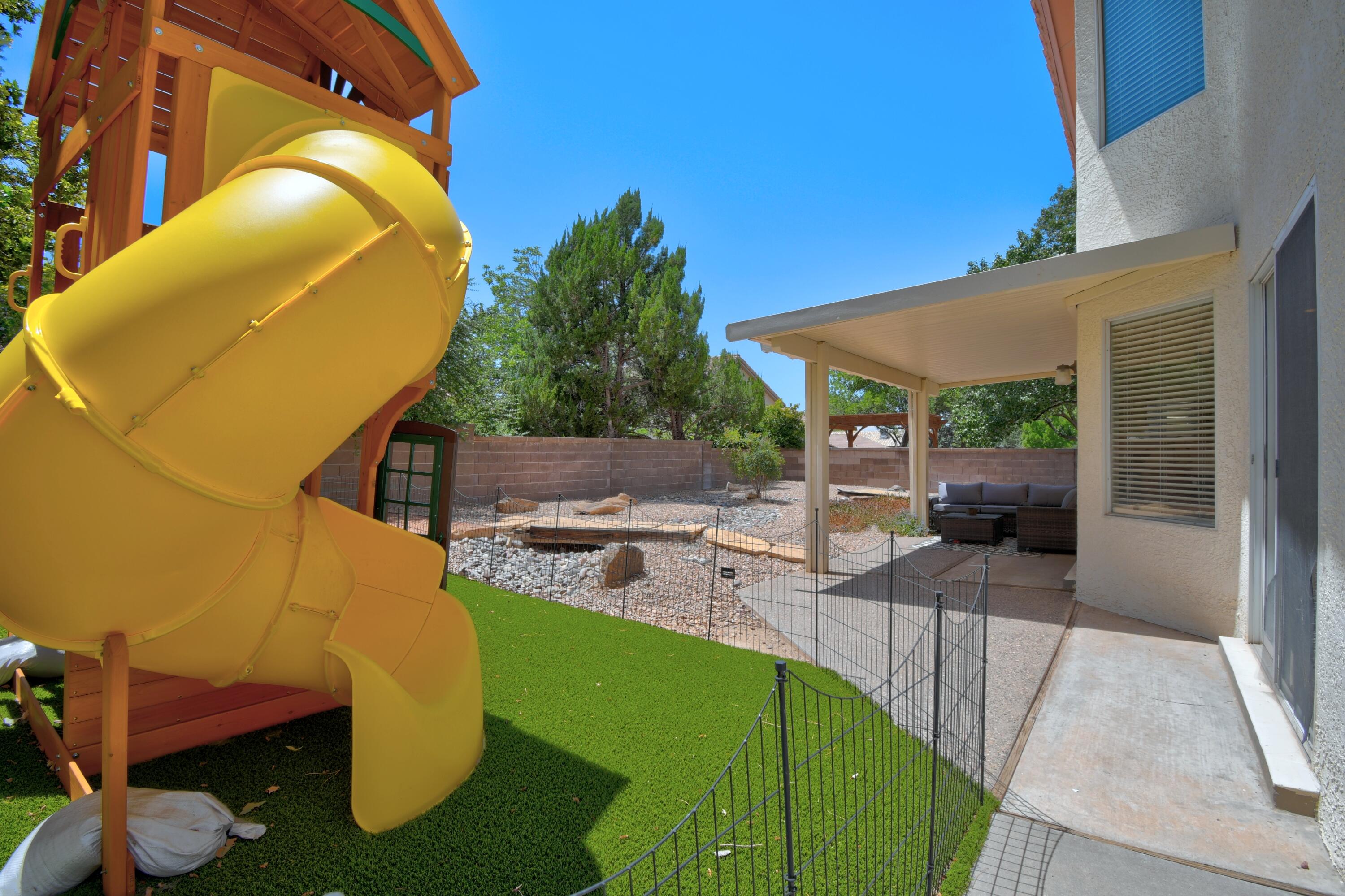 Photo 6 — 7908 Eagle Rock Avenue NE