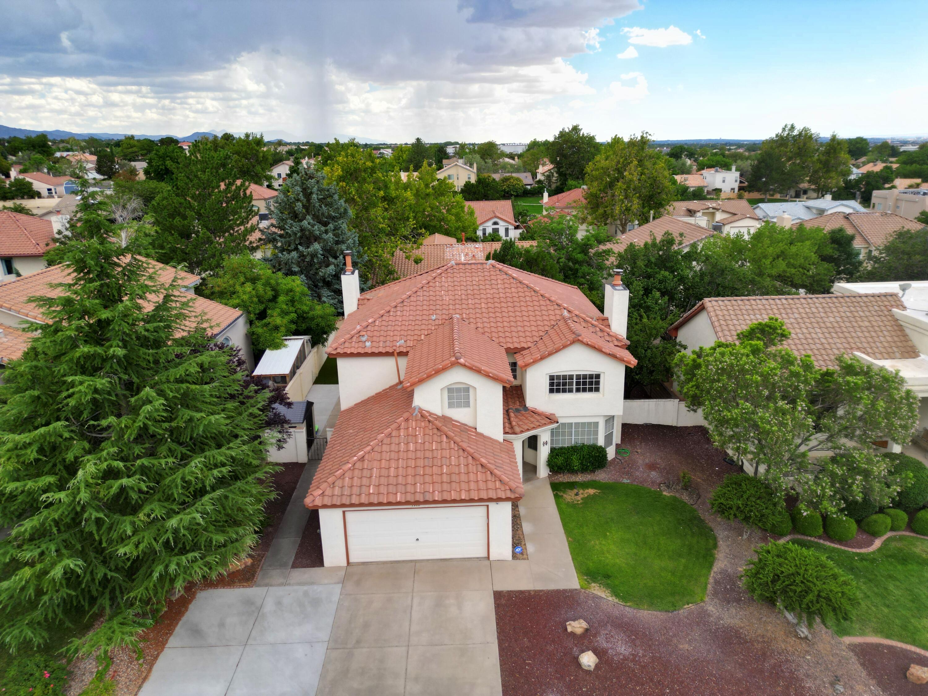 Photo 7 — 7908 Eagle Rock Avenue NE