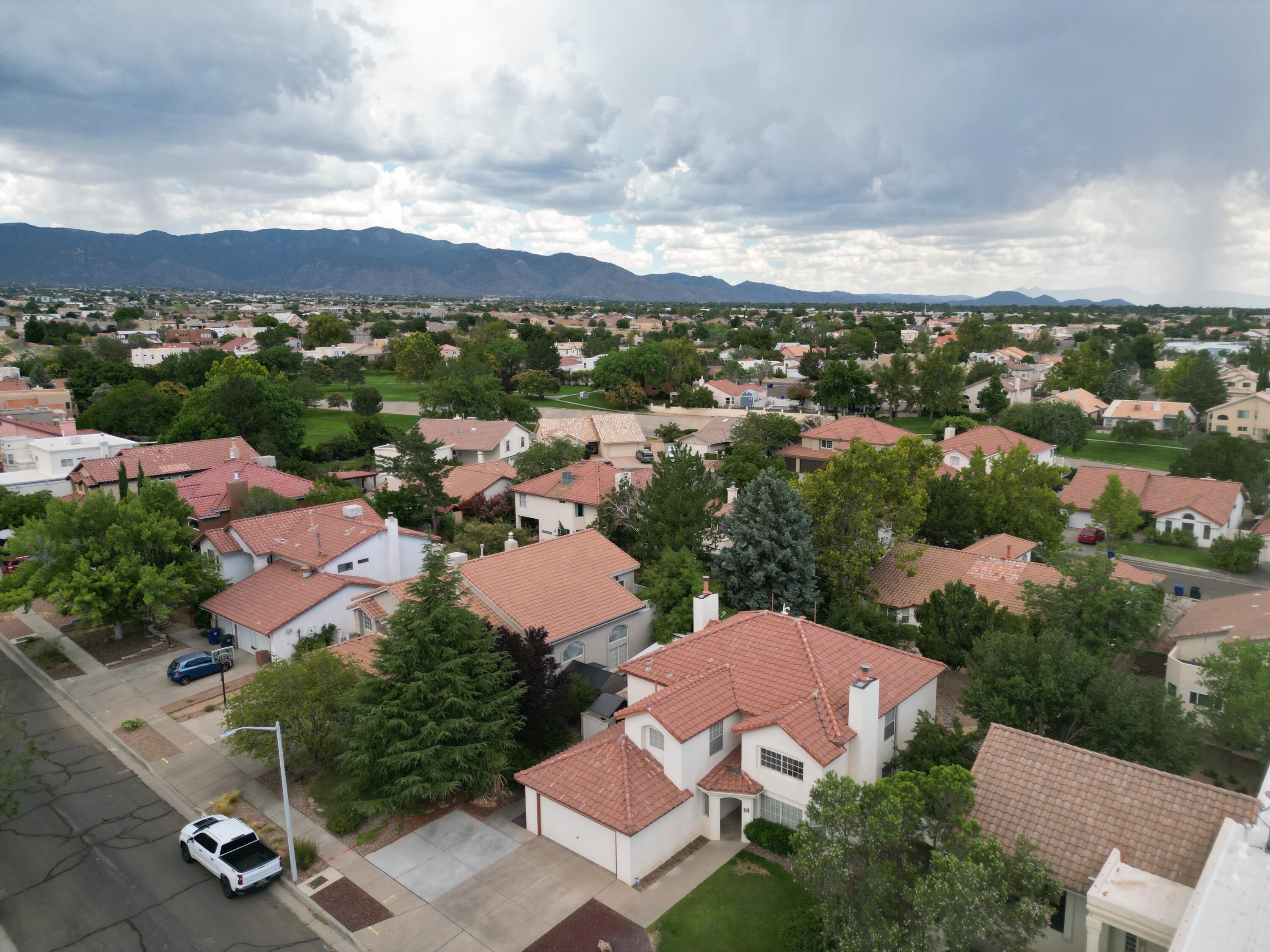 Photo 10 — 7908 Eagle Rock Avenue NE
