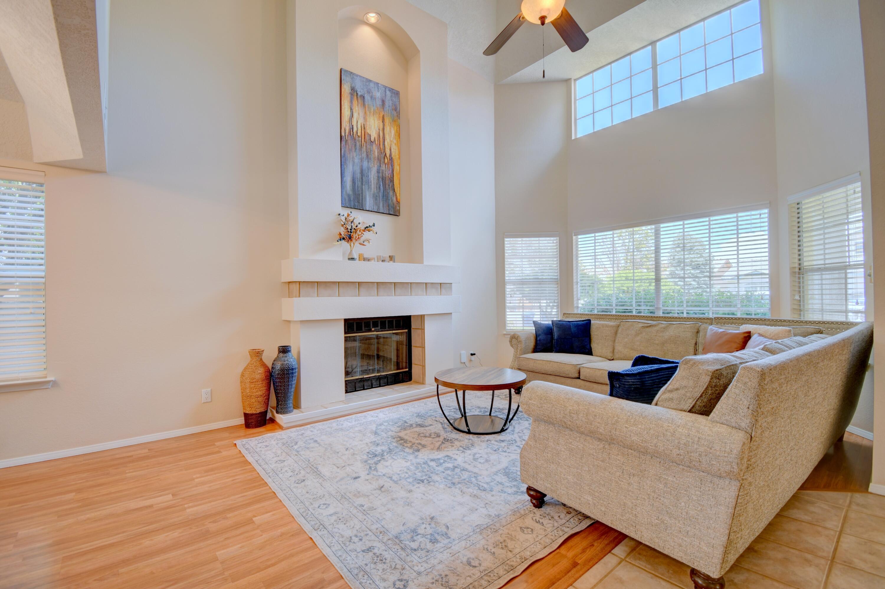 Photo 13 — 7908 Eagle Rock Avenue NE