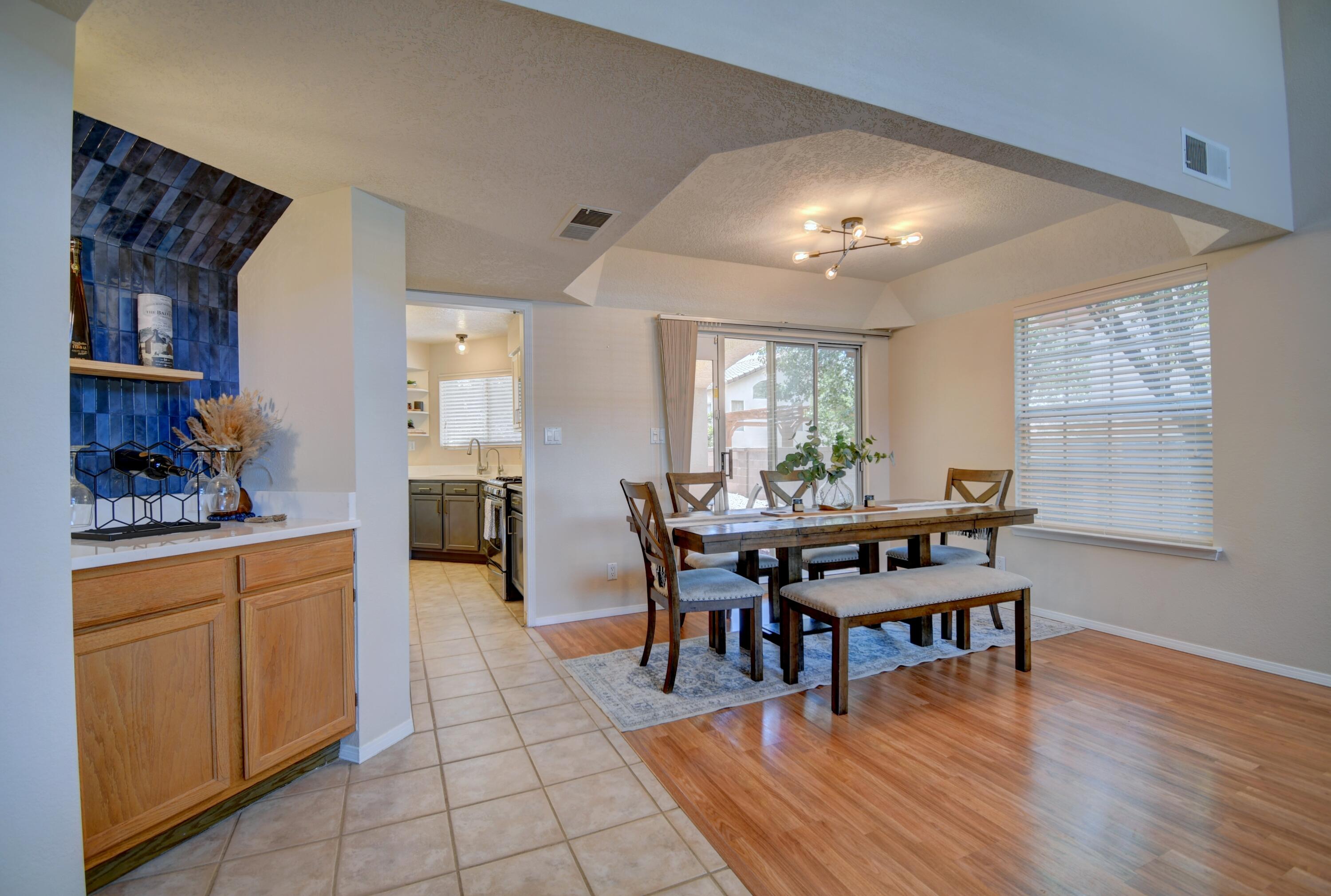 Photo 14 — 7908 Eagle Rock Avenue NE